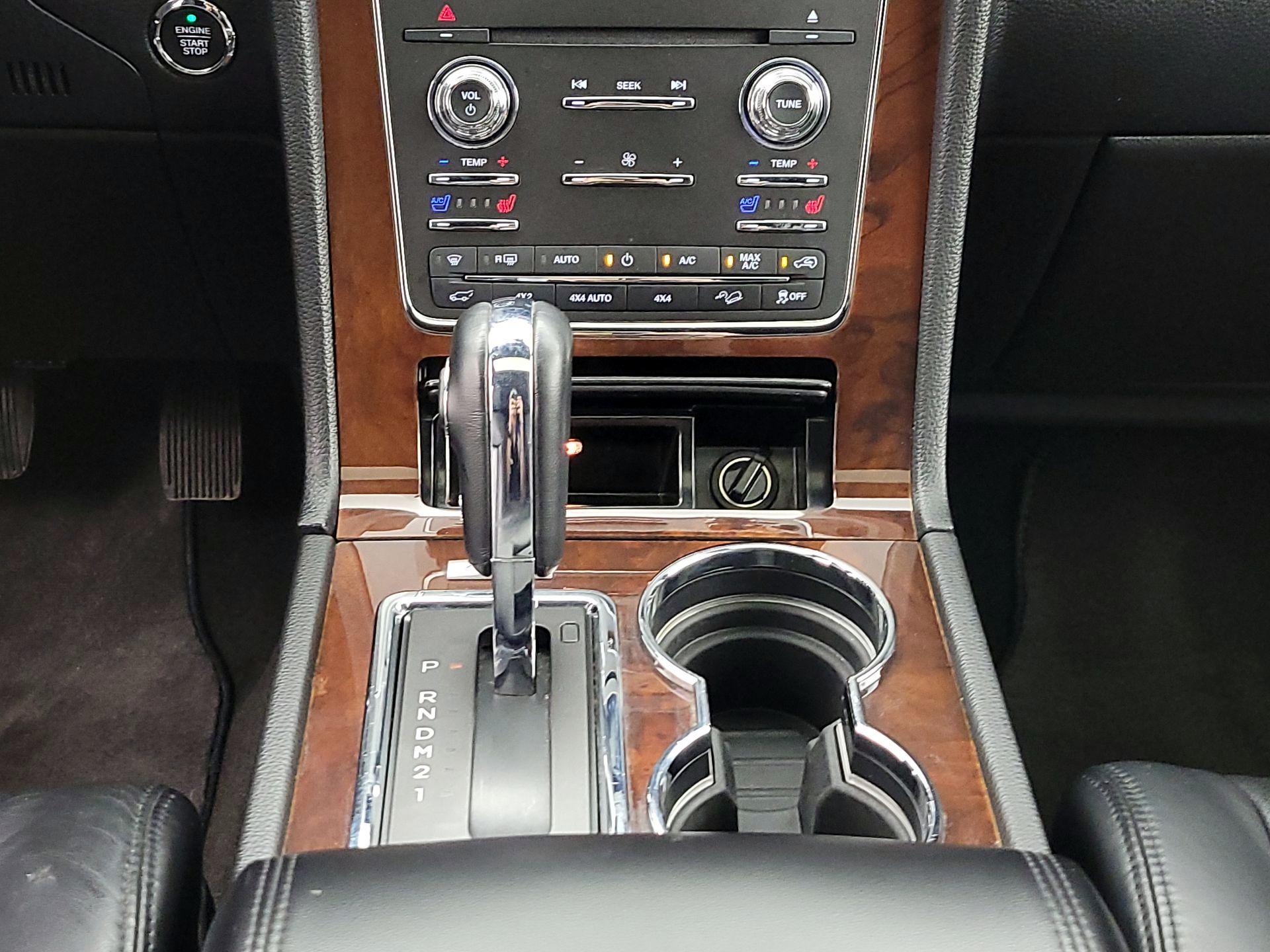 Thumbnail: 2016 Lincoln Navigator - 18
