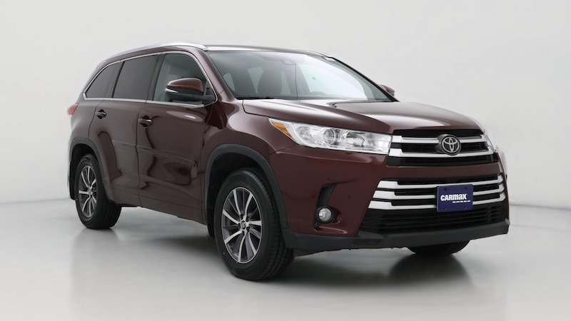 2017 Toyota Highlander XLE Hero Image