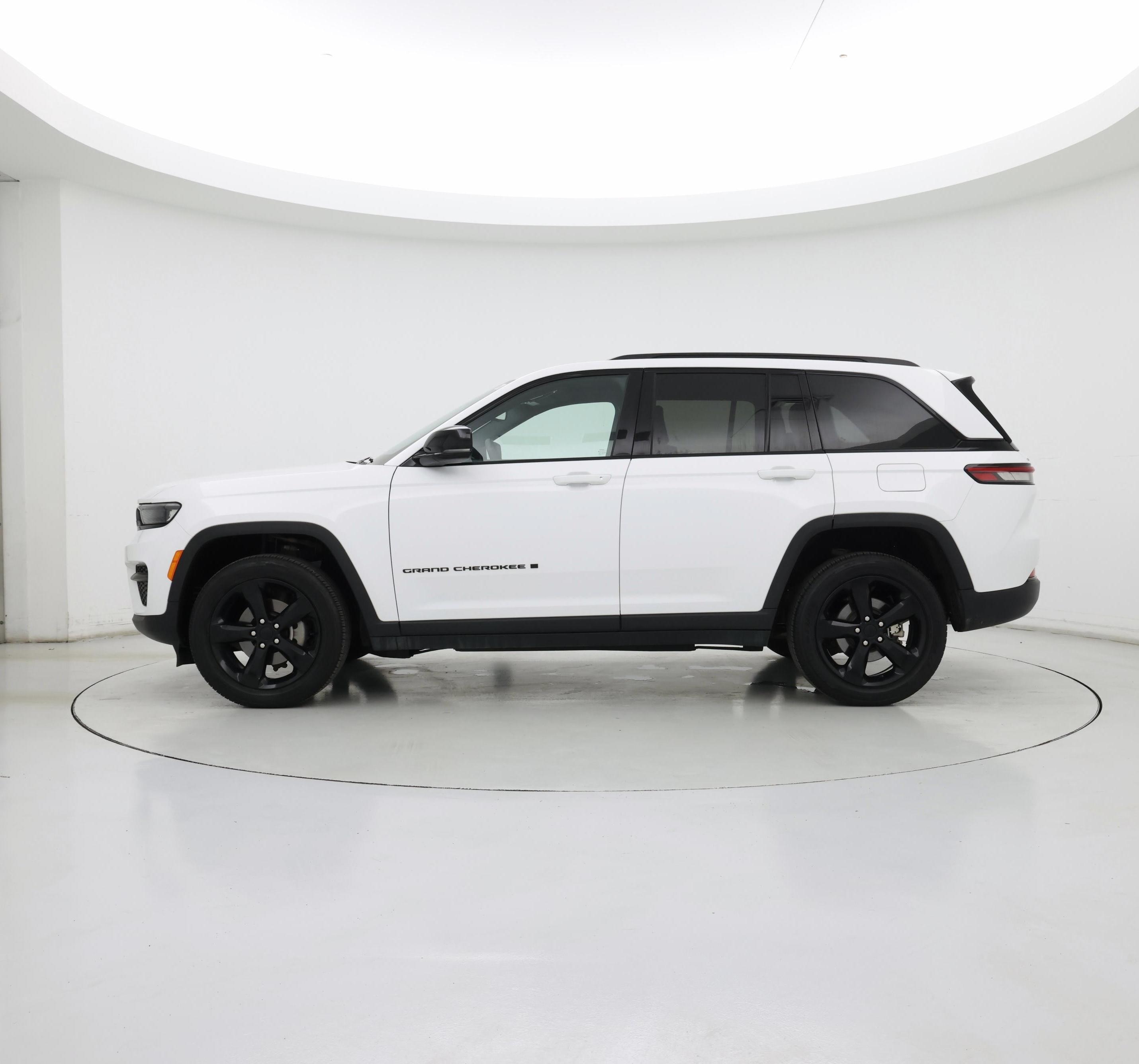 Thumbnail: 2024 Jeep Grand Cherokee - 3