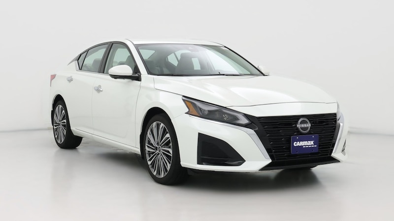 2023 Nissan Altima SL Hero Image