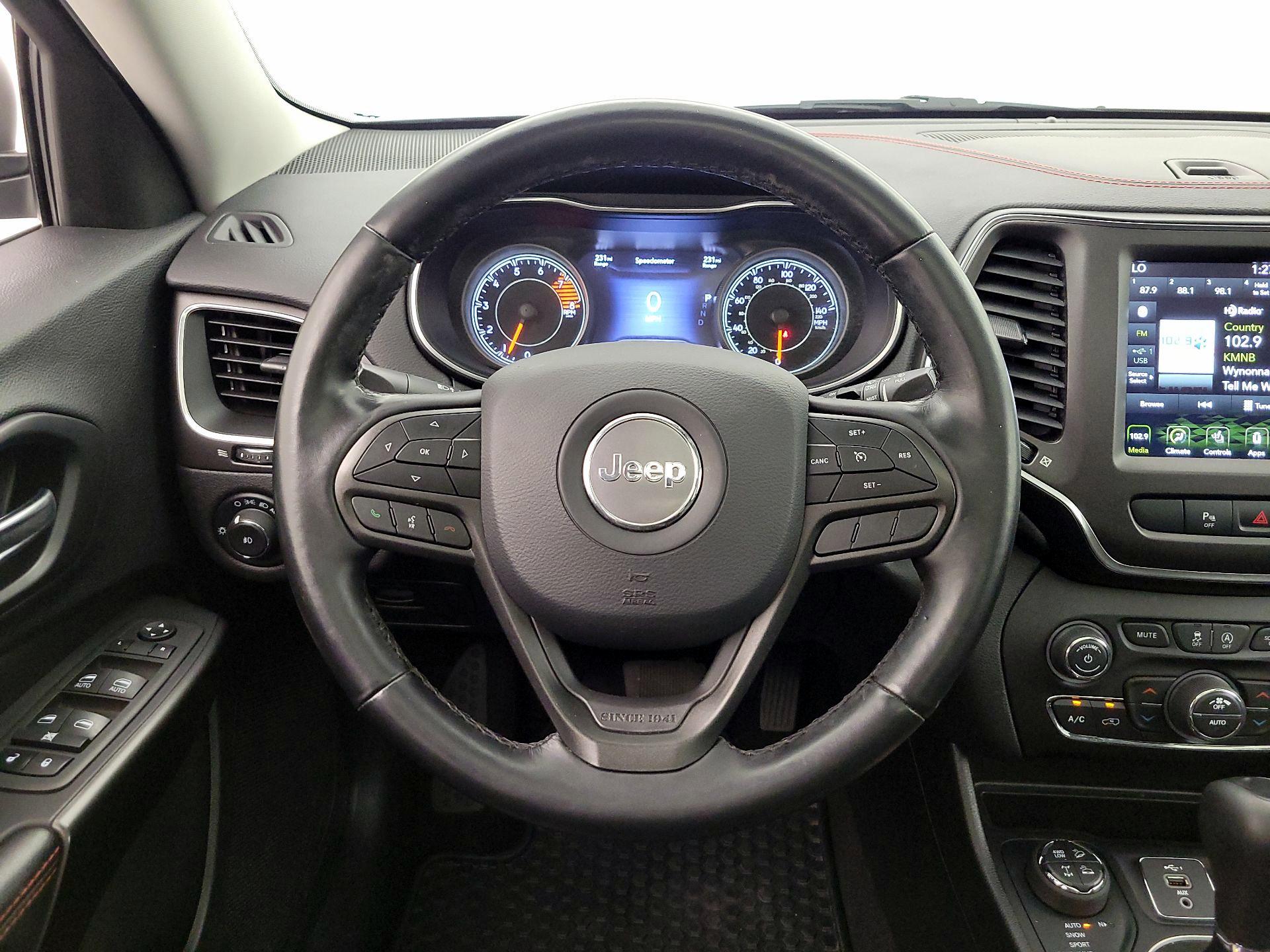 Thumbnail: 2021 Jeep Cherokee - 10