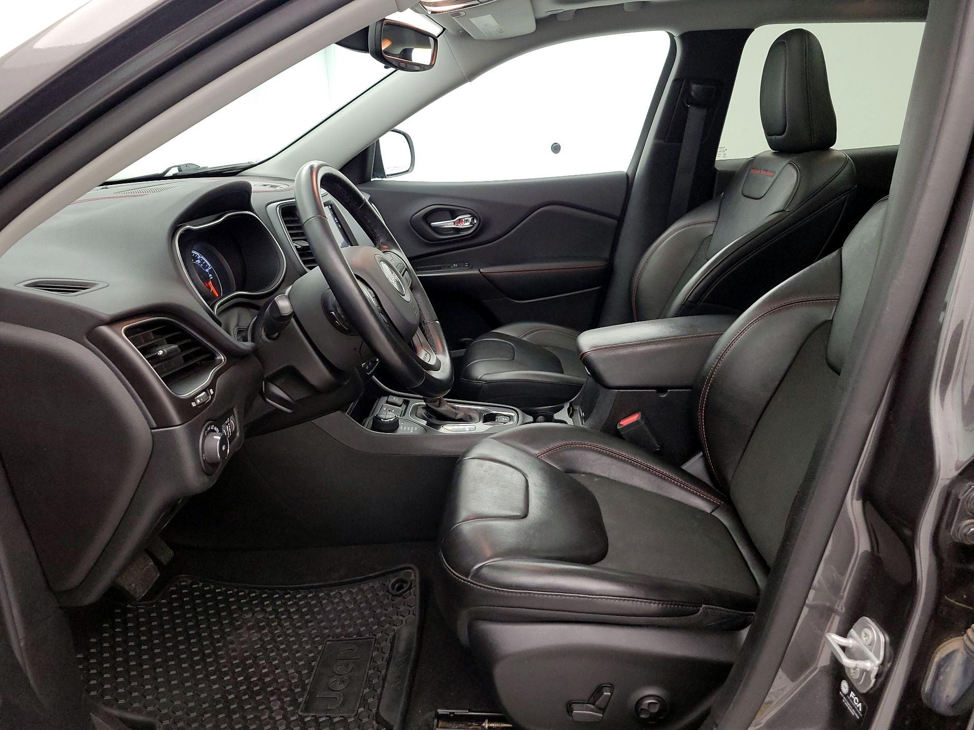 Thumbnail: 2021 Jeep Cherokee - 11