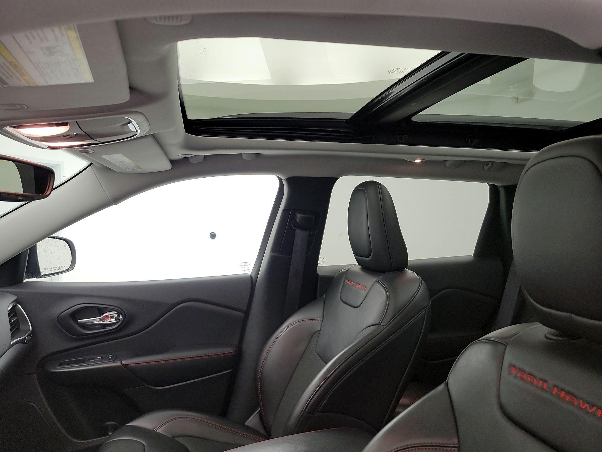 Thumbnail: 2021 Jeep Cherokee - 20