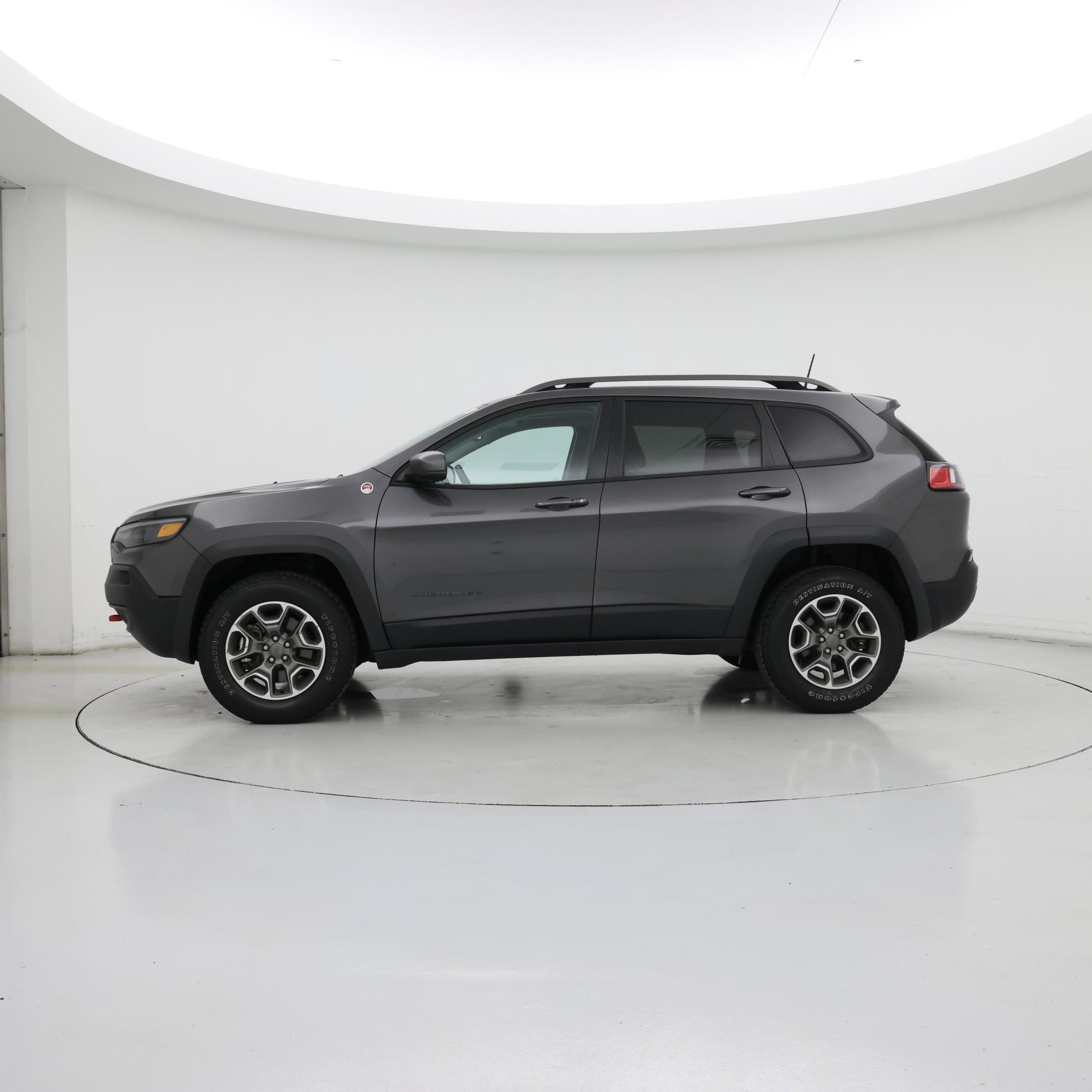 Thumbnail: 2021 Jeep Cherokee - 3