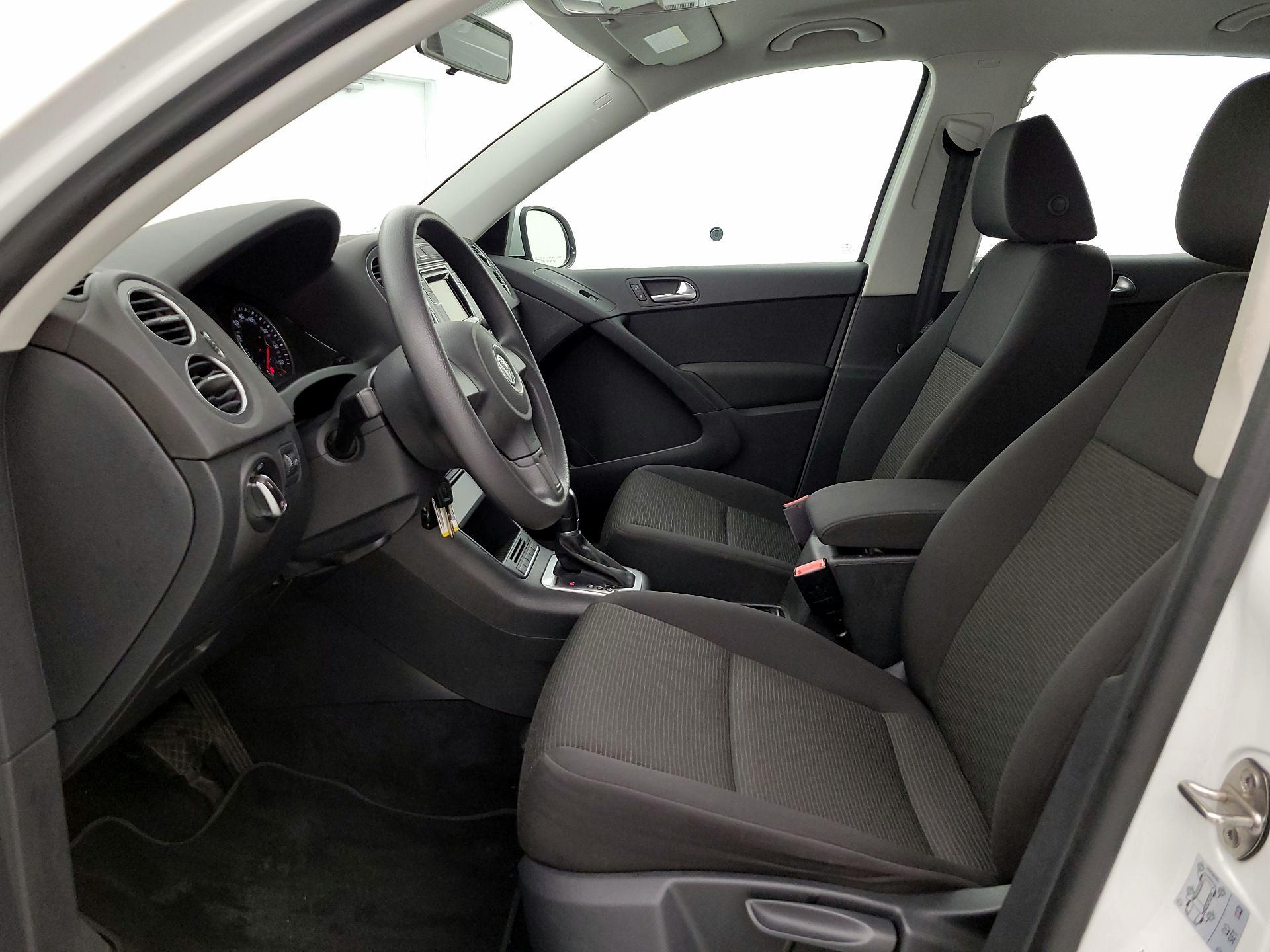 Thumbnail: 2017 Volkswagen Tiguan - 11