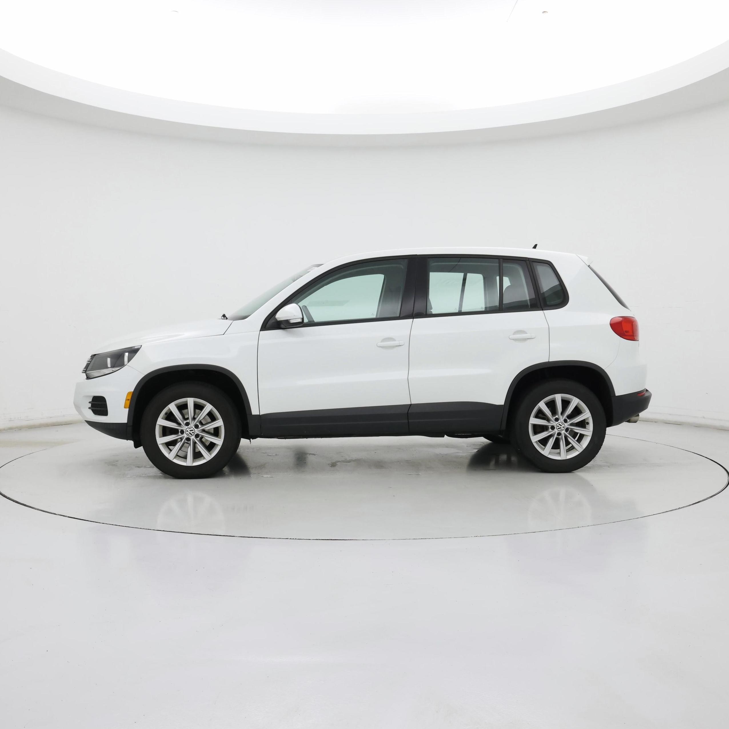 Thumbnail: 2017 Volkswagen Tiguan - 3