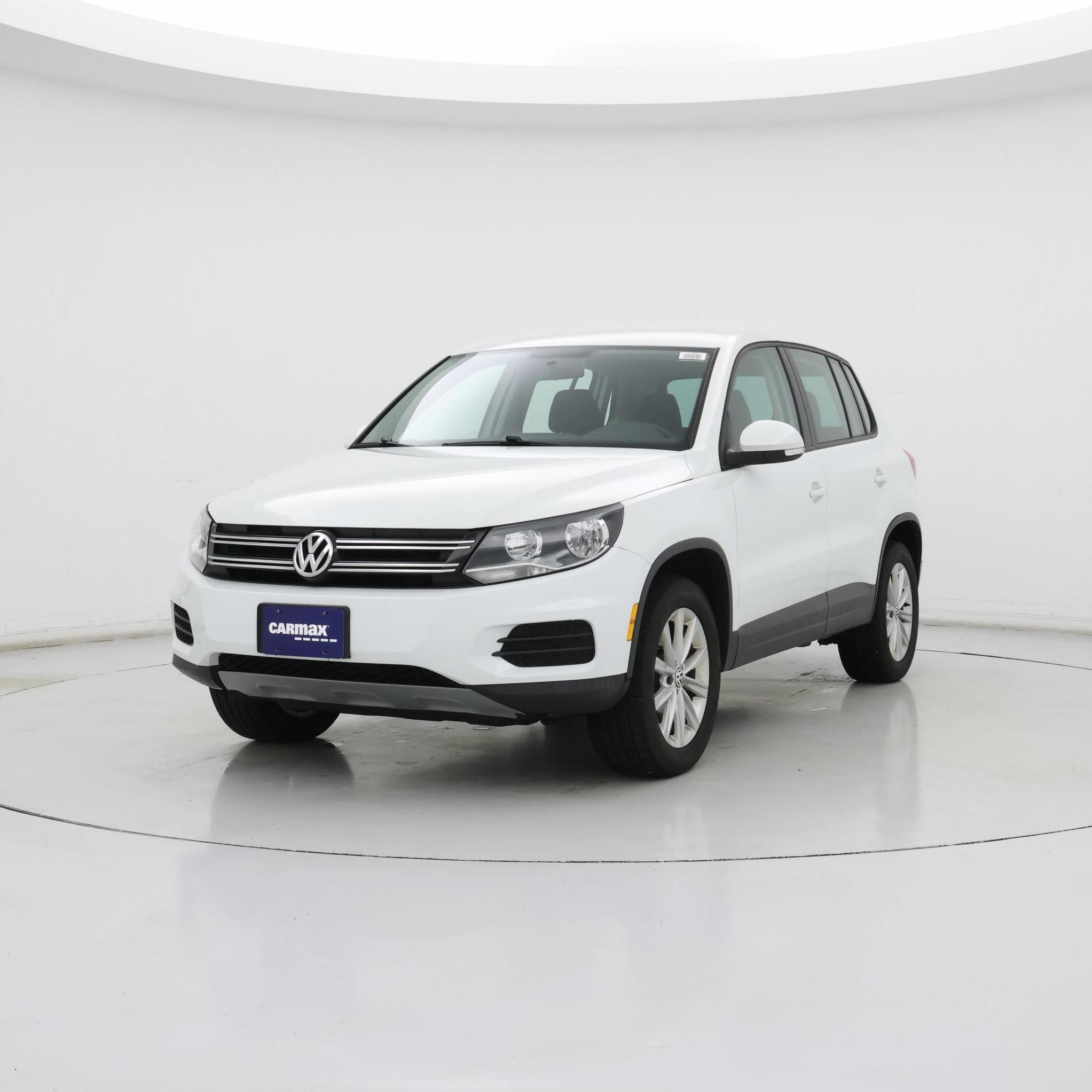 Thumbnail: 2017 Volkswagen Tiguan - 4