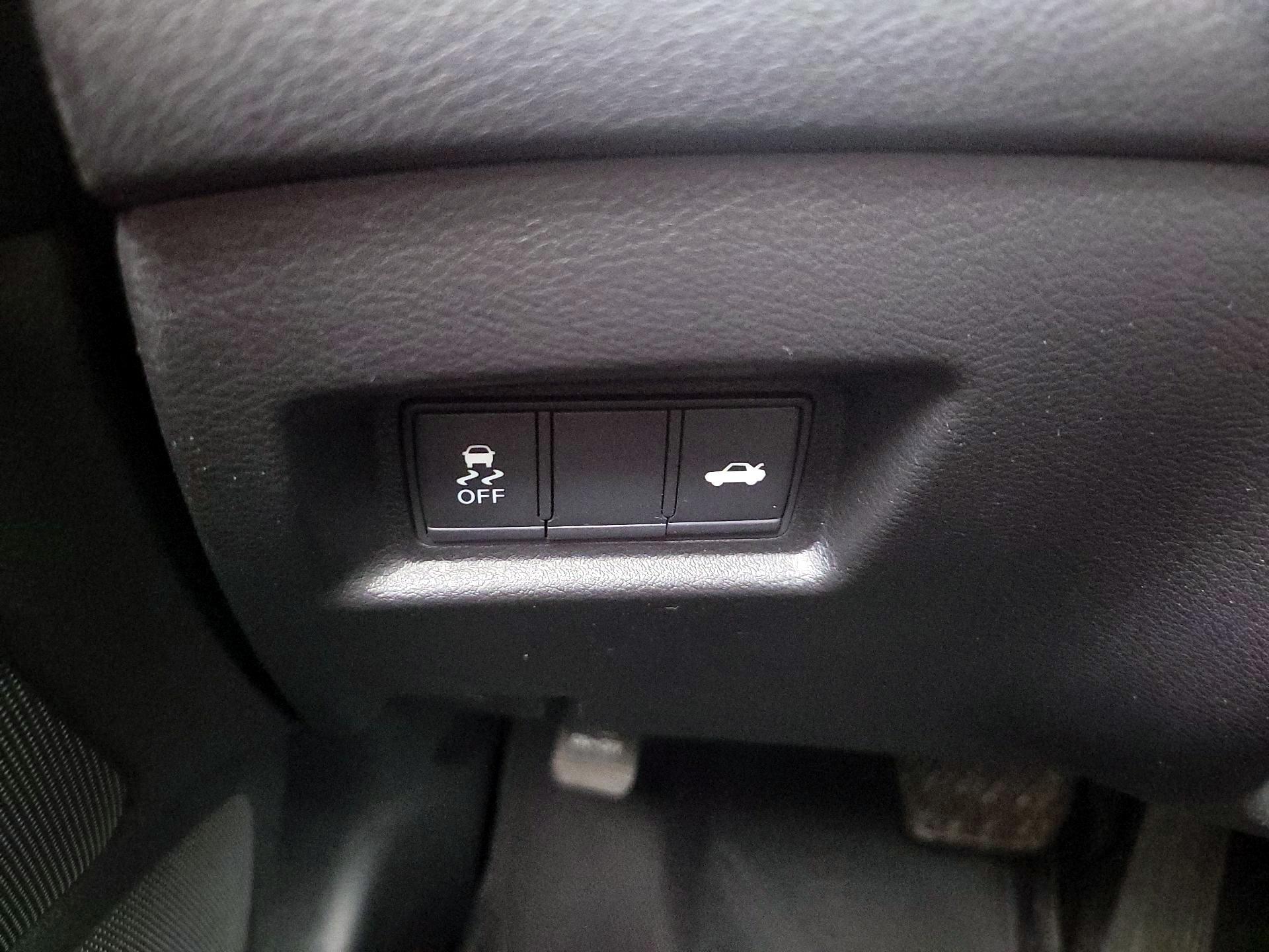 Thumbnail: 2018 INFINITI Q50 - 13