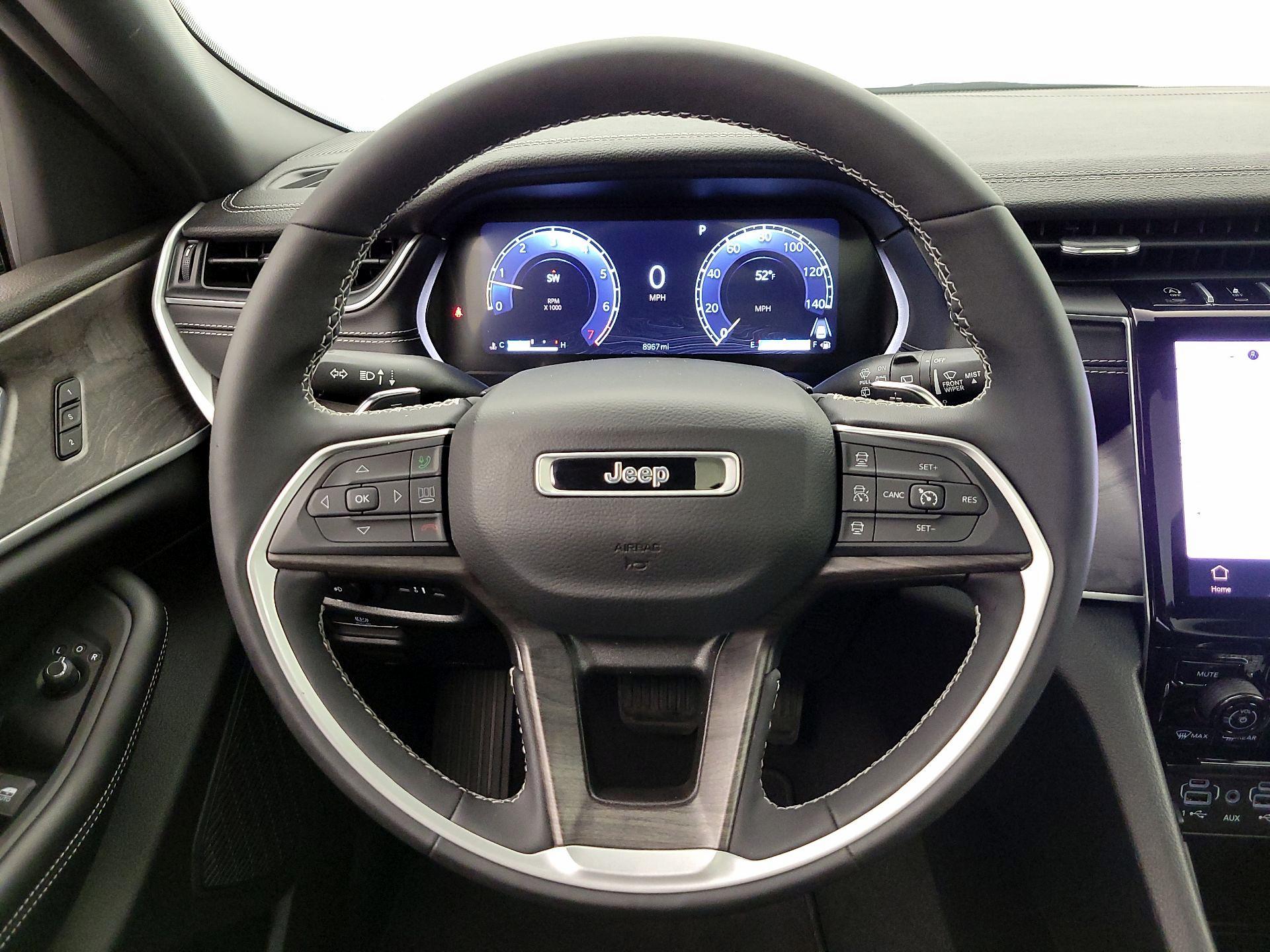 Thumbnail: 2024 Jeep Grand Cherokee - 10