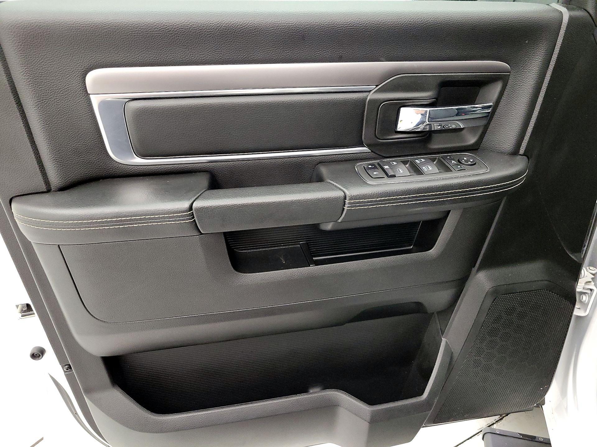 Thumbnail: 2022 RAM 1500 Classic - 12