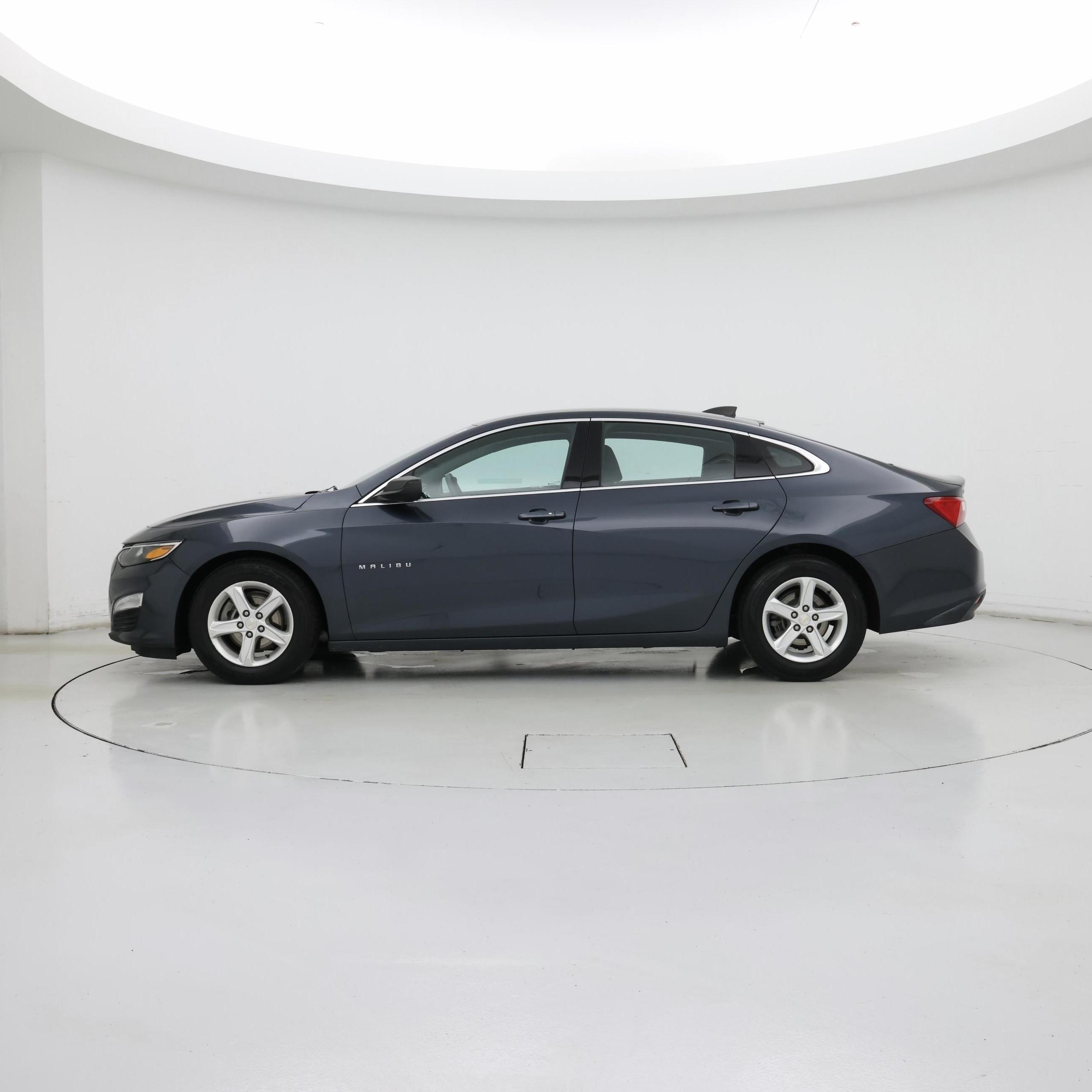 Thumbnail: 2020 Chevrolet Malibu - 3
