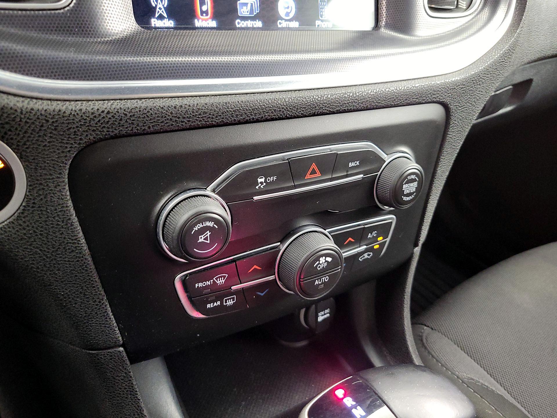 Thumbnail: 2015 Dodge Charger - 15