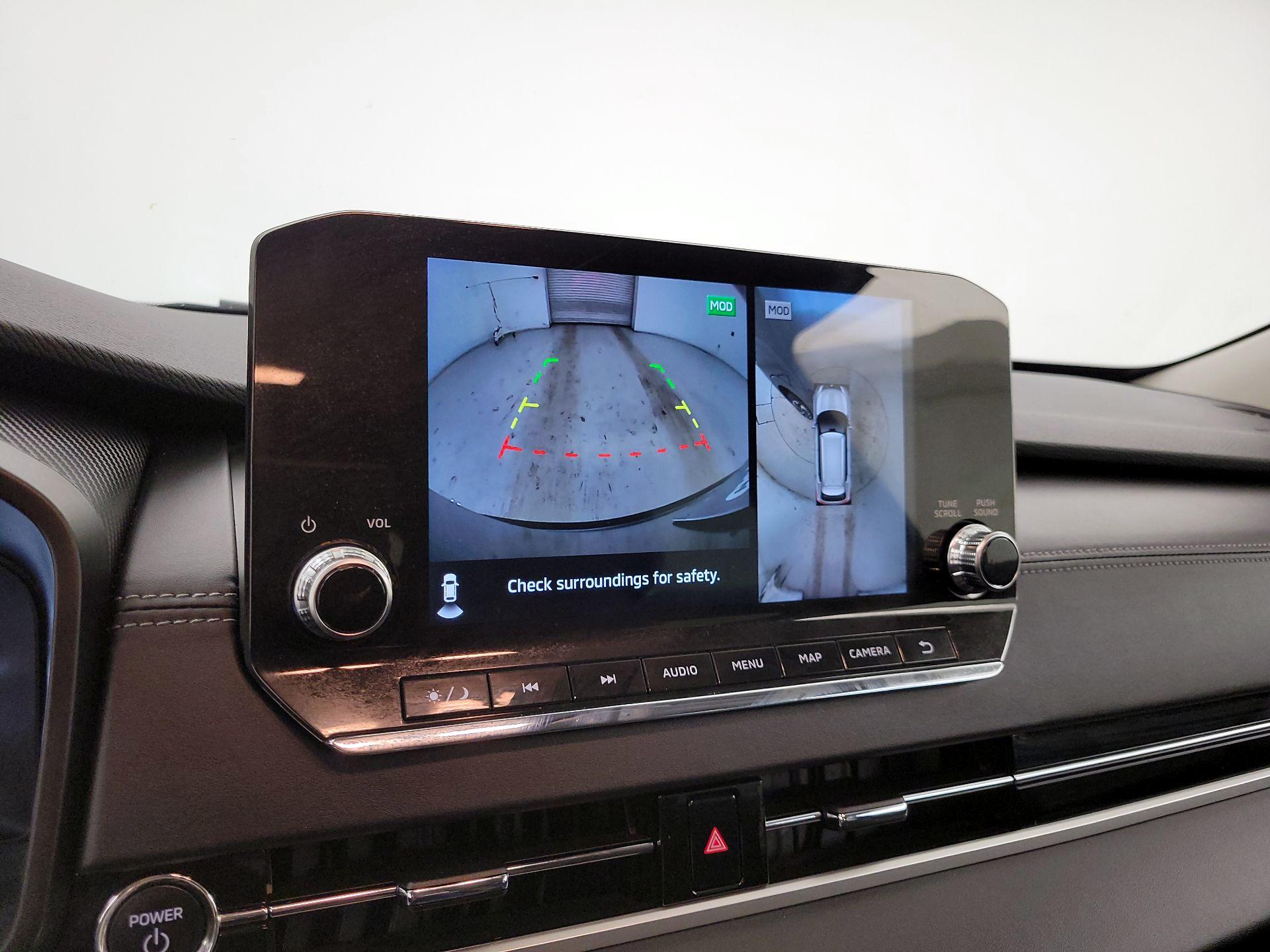 Thumbnail: 2023 Mitsubishi Outlander - 15