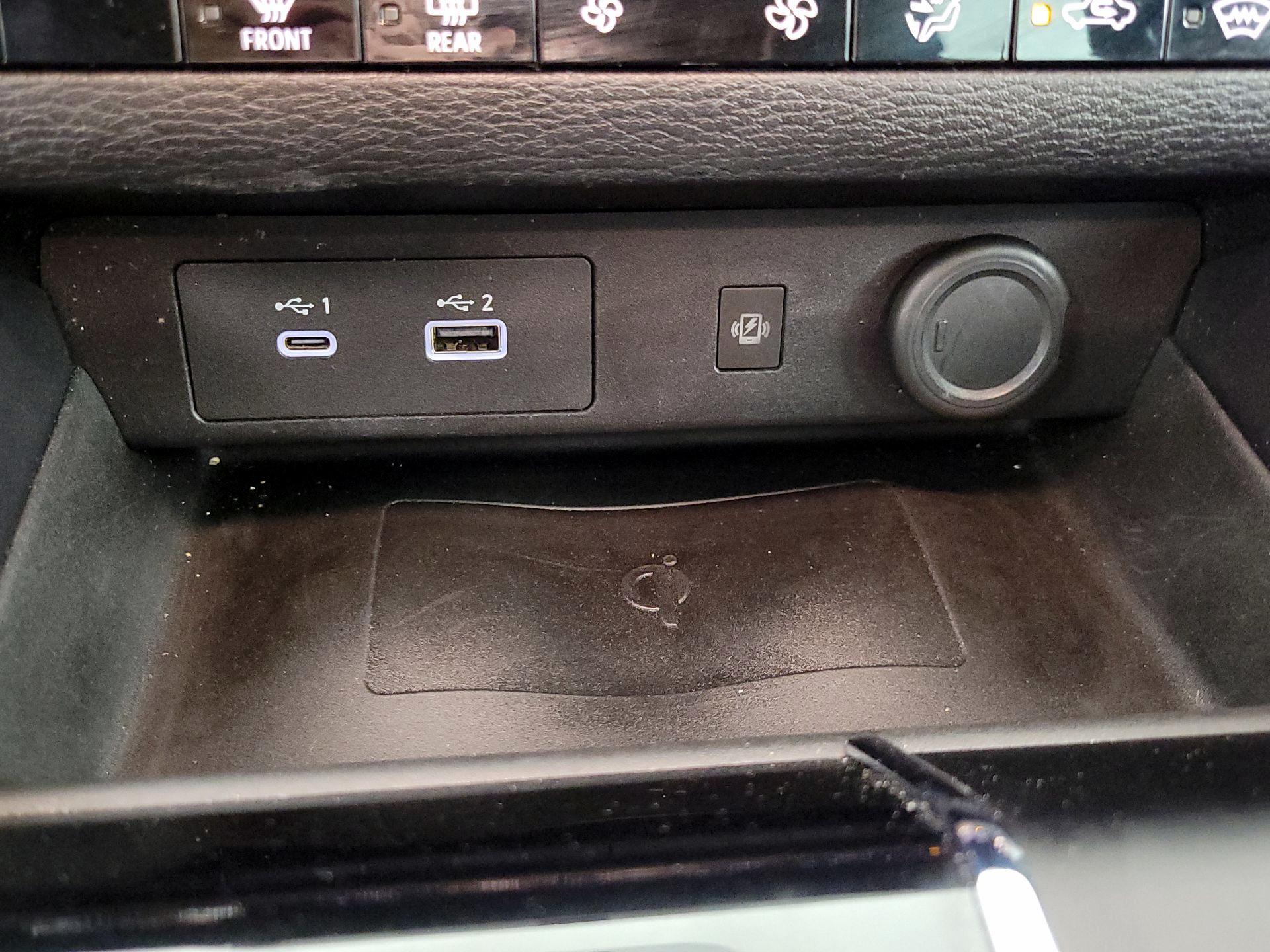 Thumbnail: 2023 Mitsubishi Outlander - 19