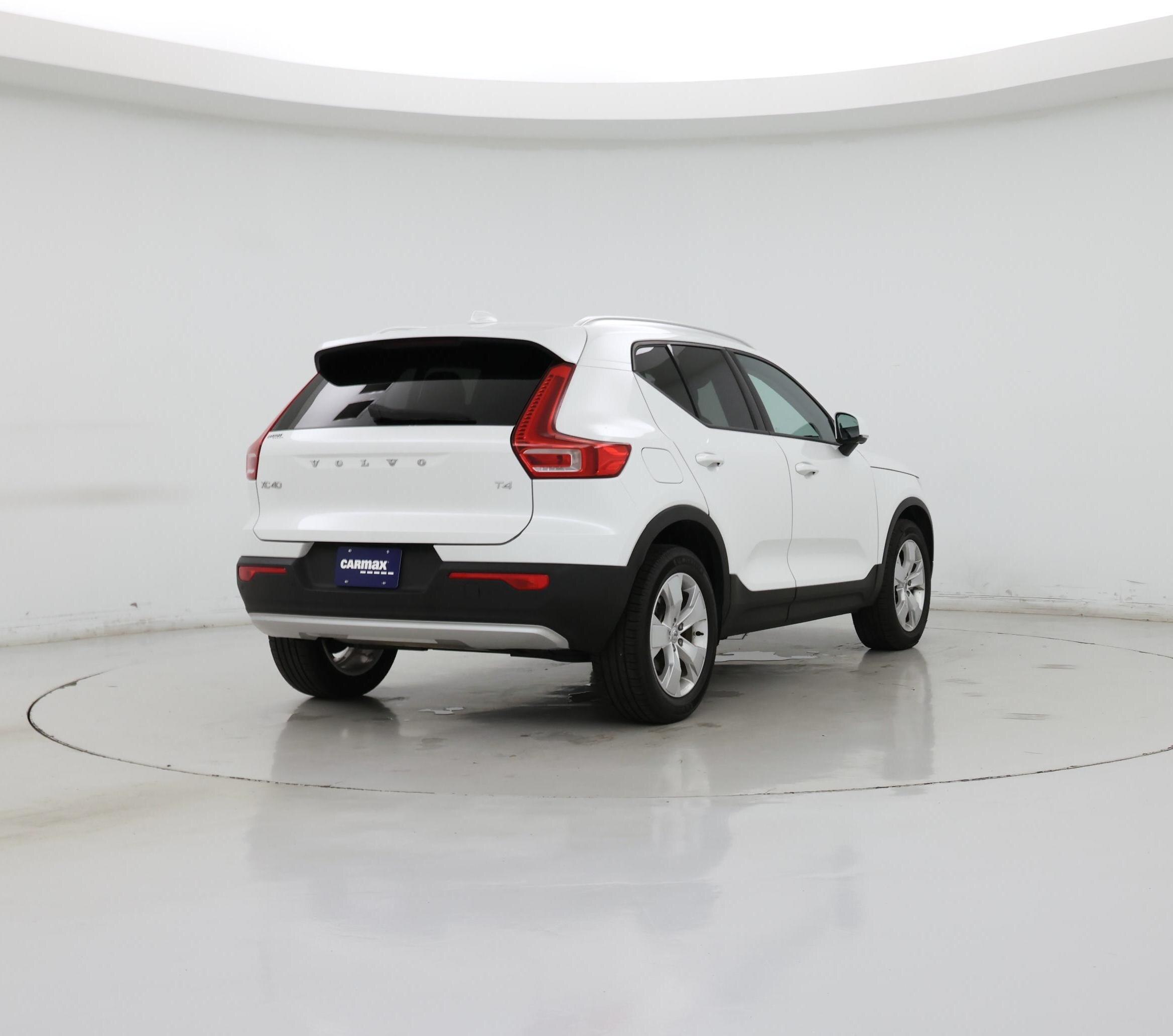Thumbnail: 2022 Volvo XC40 - 8