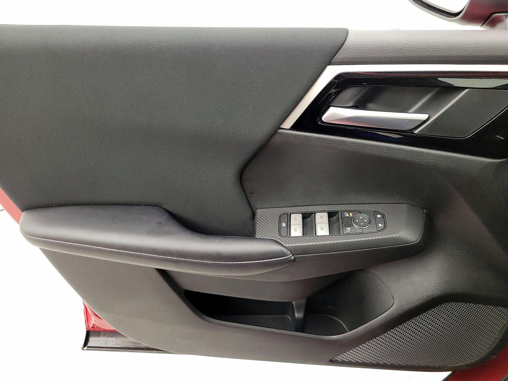 Thumbnail: 2023 Mitsubishi Outlander - 12