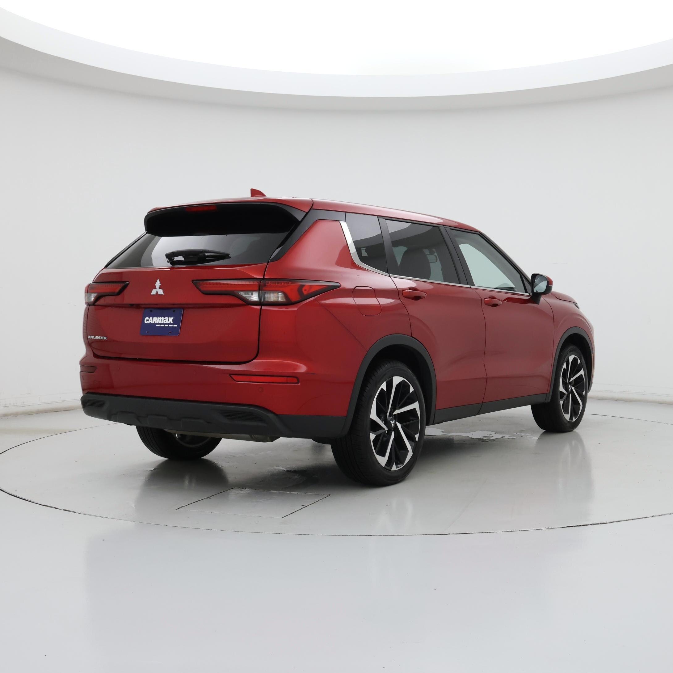 Thumbnail: 2023 Mitsubishi Outlander - 8