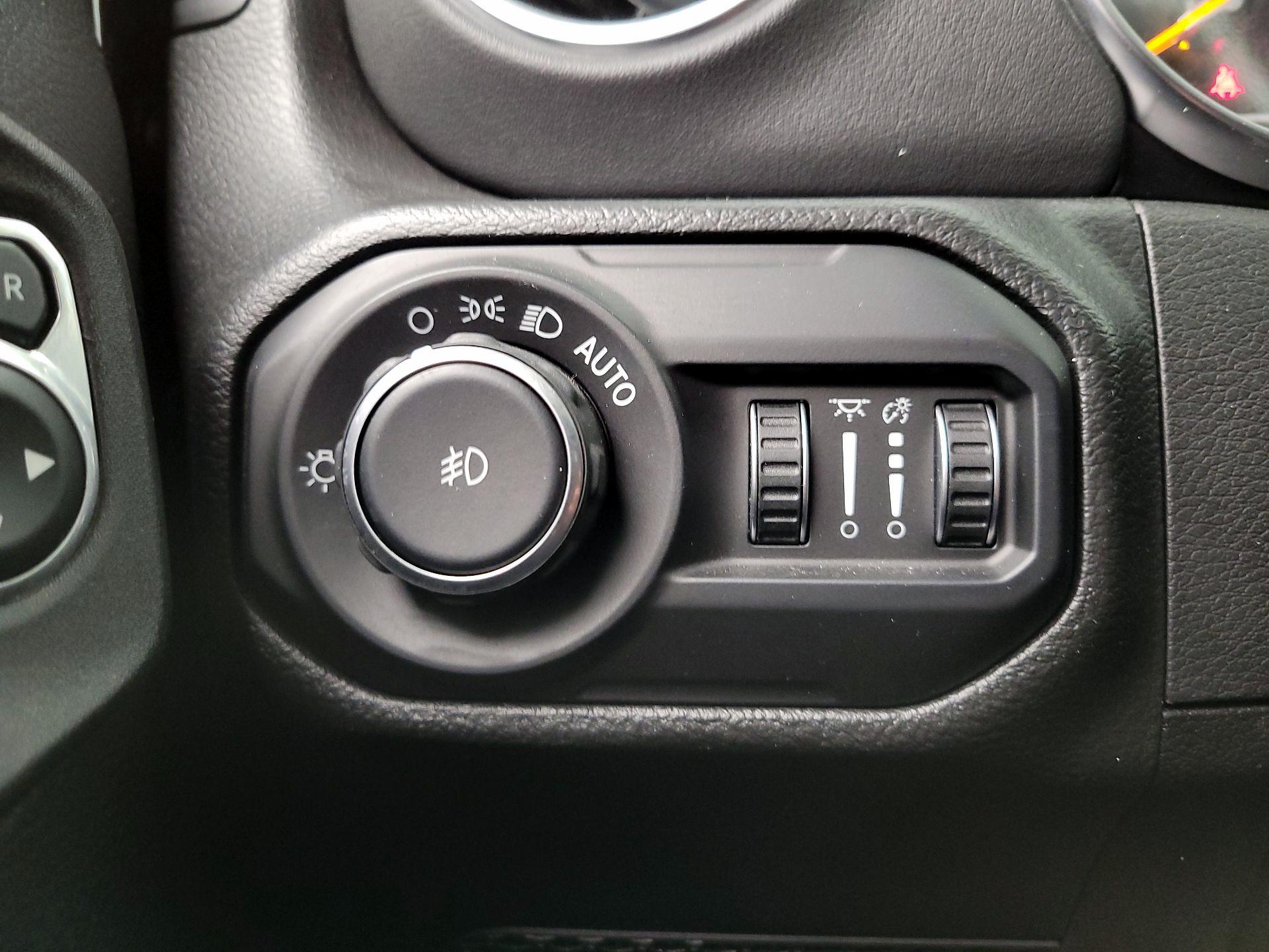 Thumbnail: 2021 Jeep Wrangler - 13