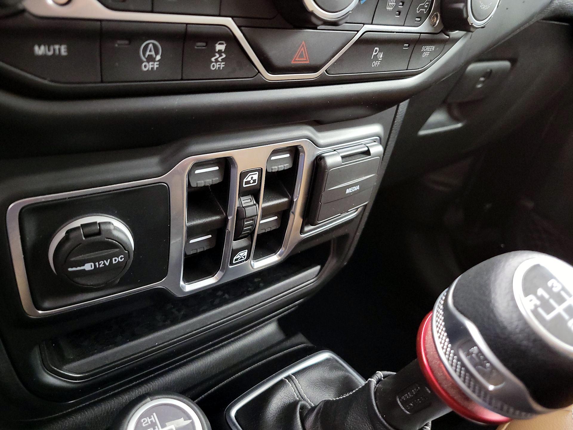 Thumbnail: 2021 Jeep Wrangler - 19