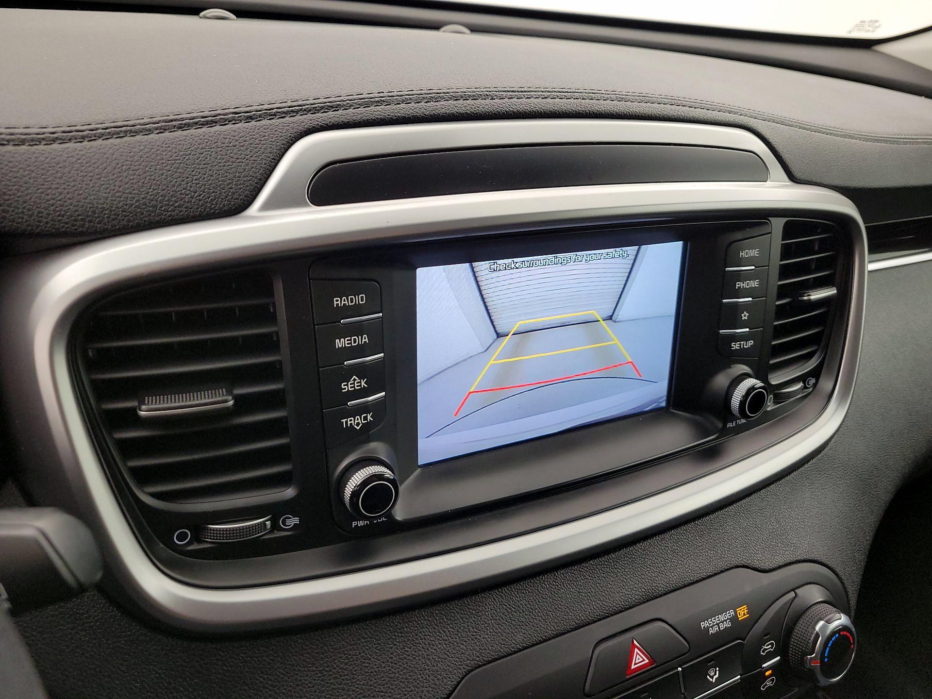 Thumbnail: 2020 Kia Sorento - 14