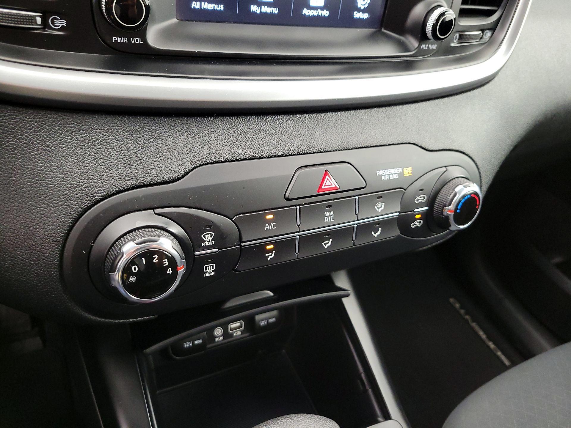 Thumbnail: 2020 Kia Sorento - 16