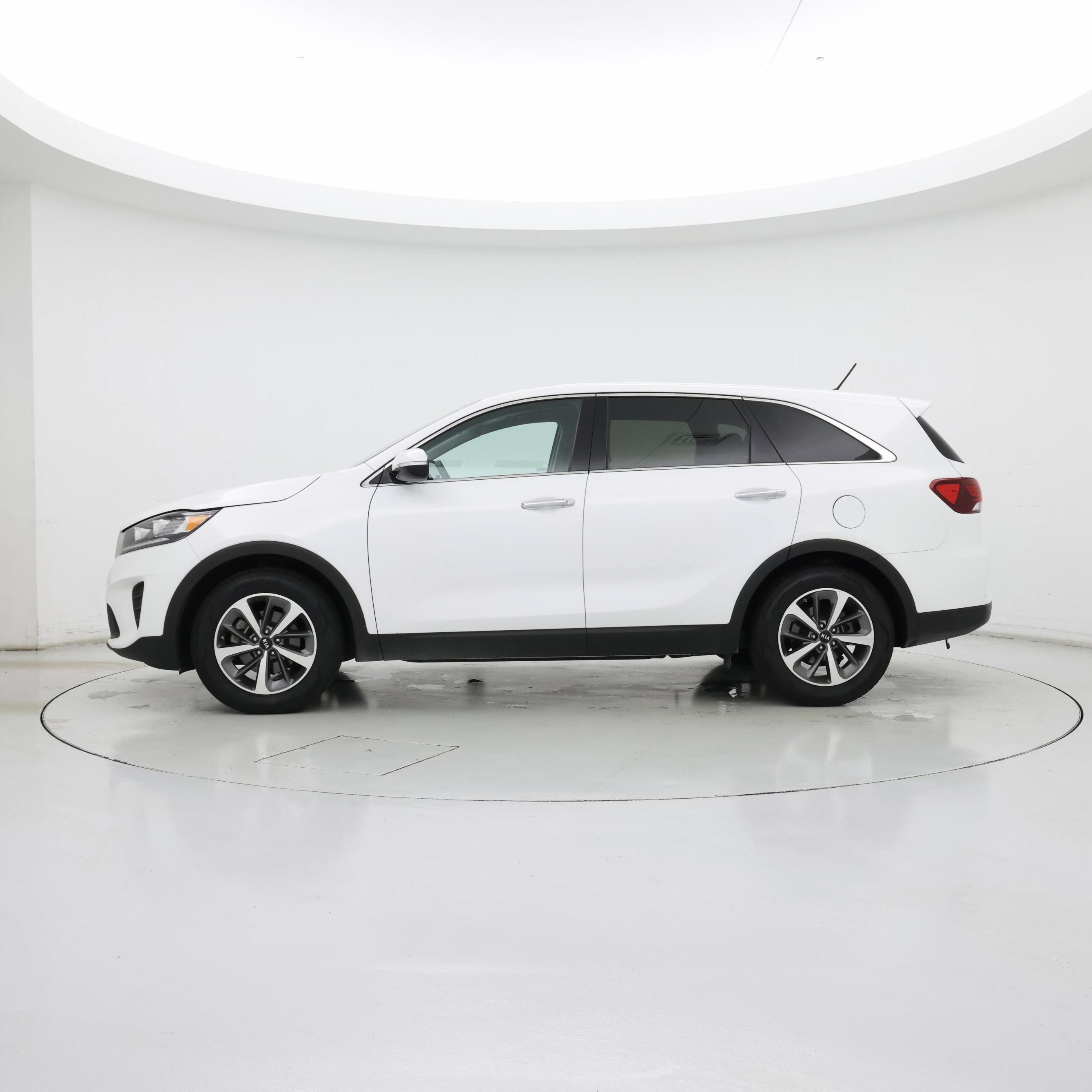 Thumbnail: 2020 Kia Sorento - 3