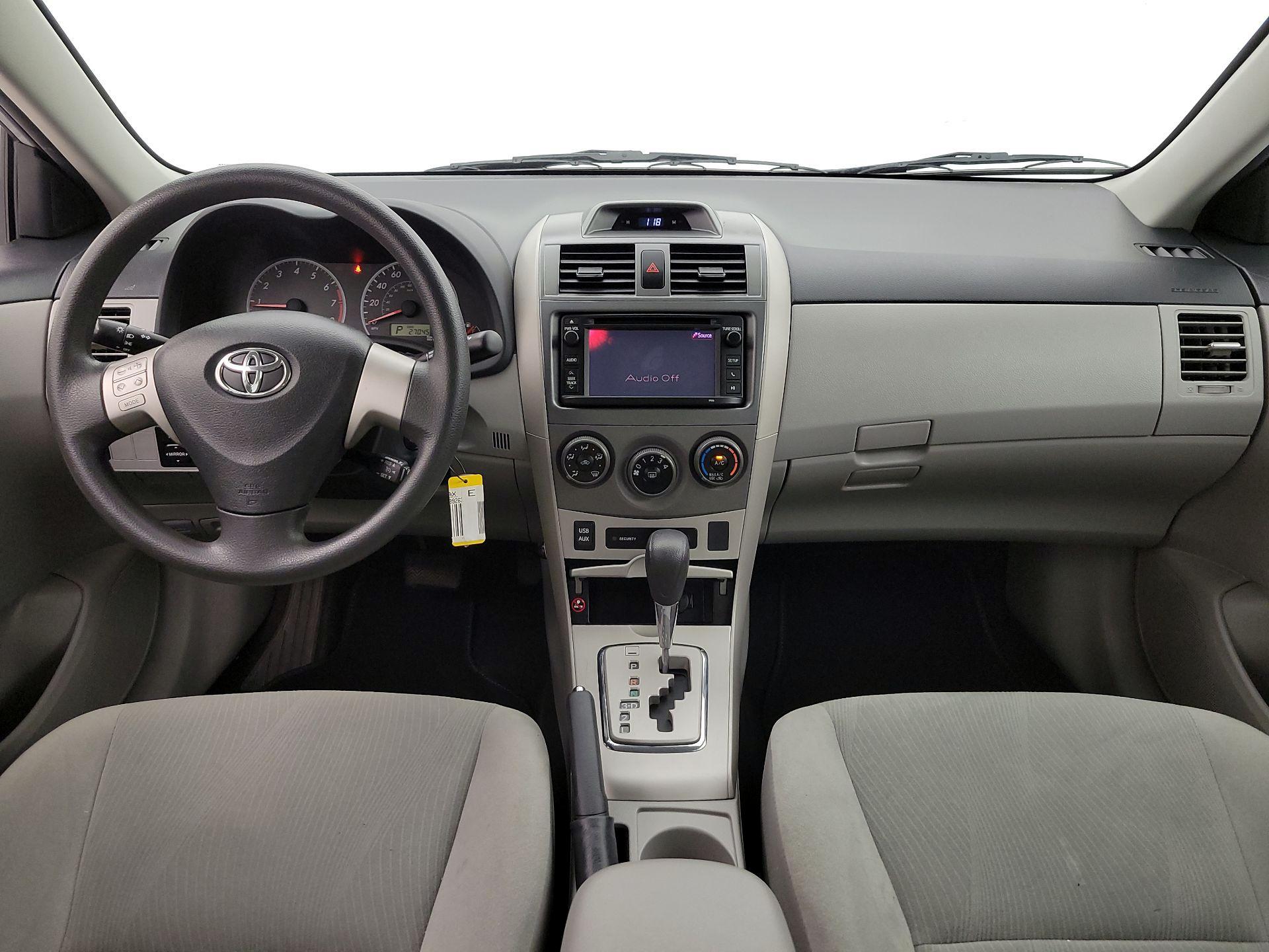 Thumbnail: 2013 Toyota Corolla - 9