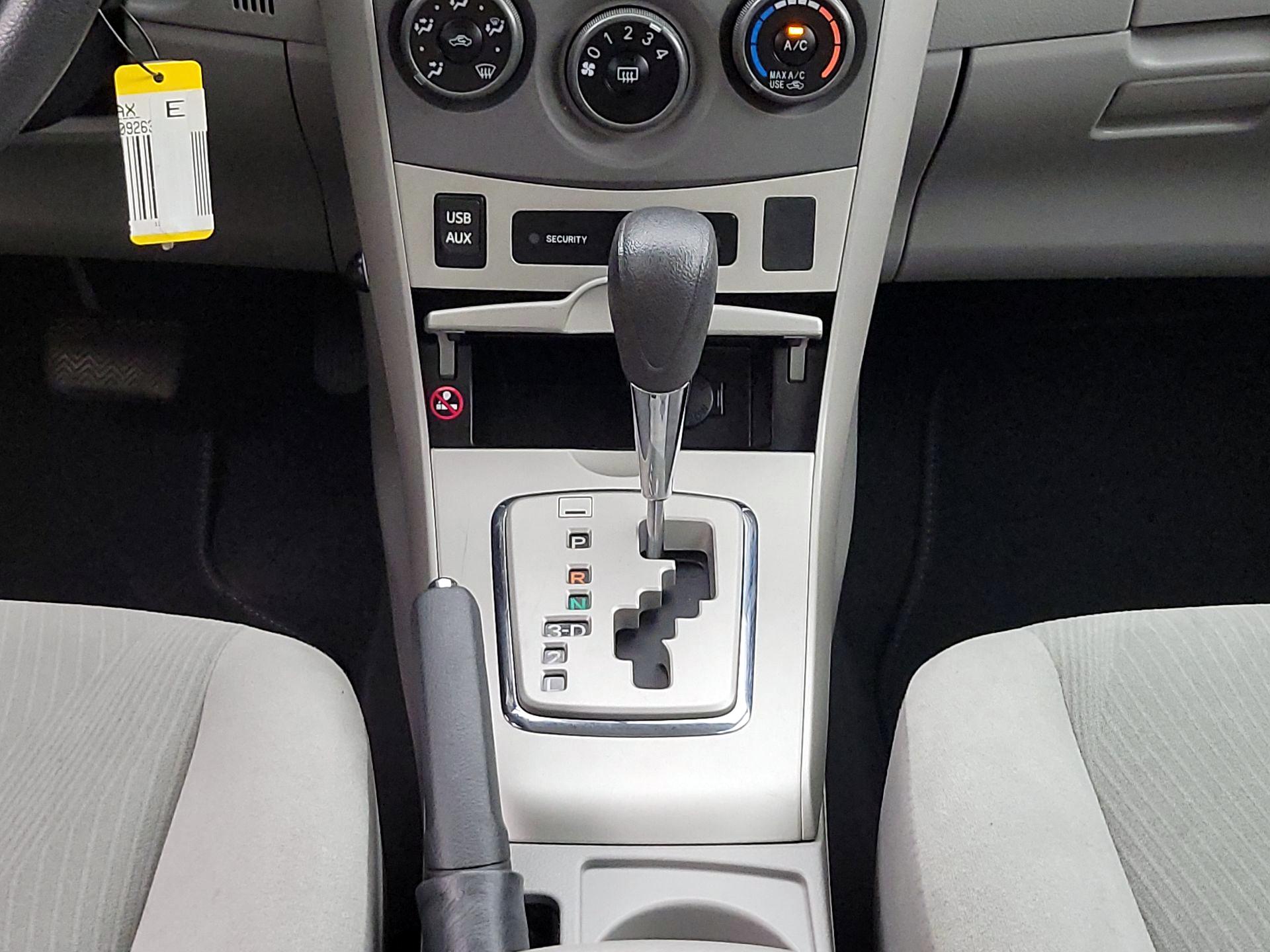 Thumbnail: 2013 Toyota Corolla - 16