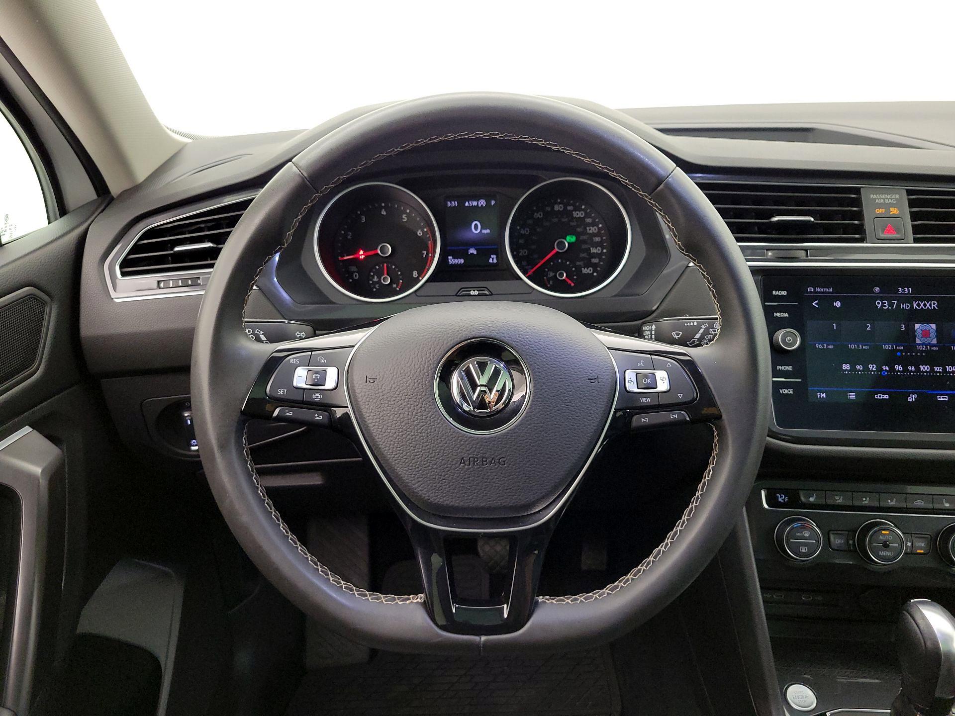 Thumbnail: 2021 Volkswagen Tiguan - 10