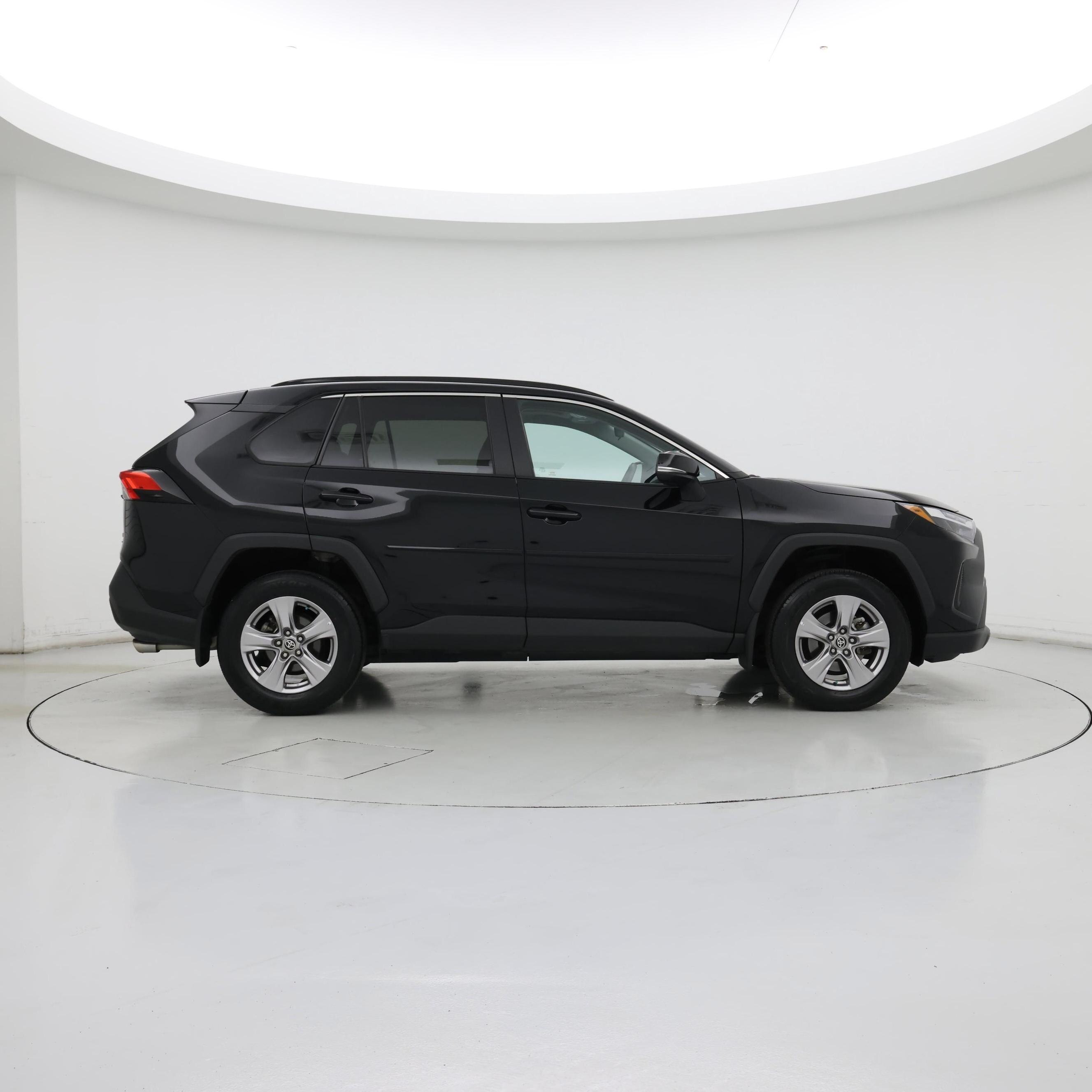 Thumbnail: 2022 Toyota RAV4 - 7