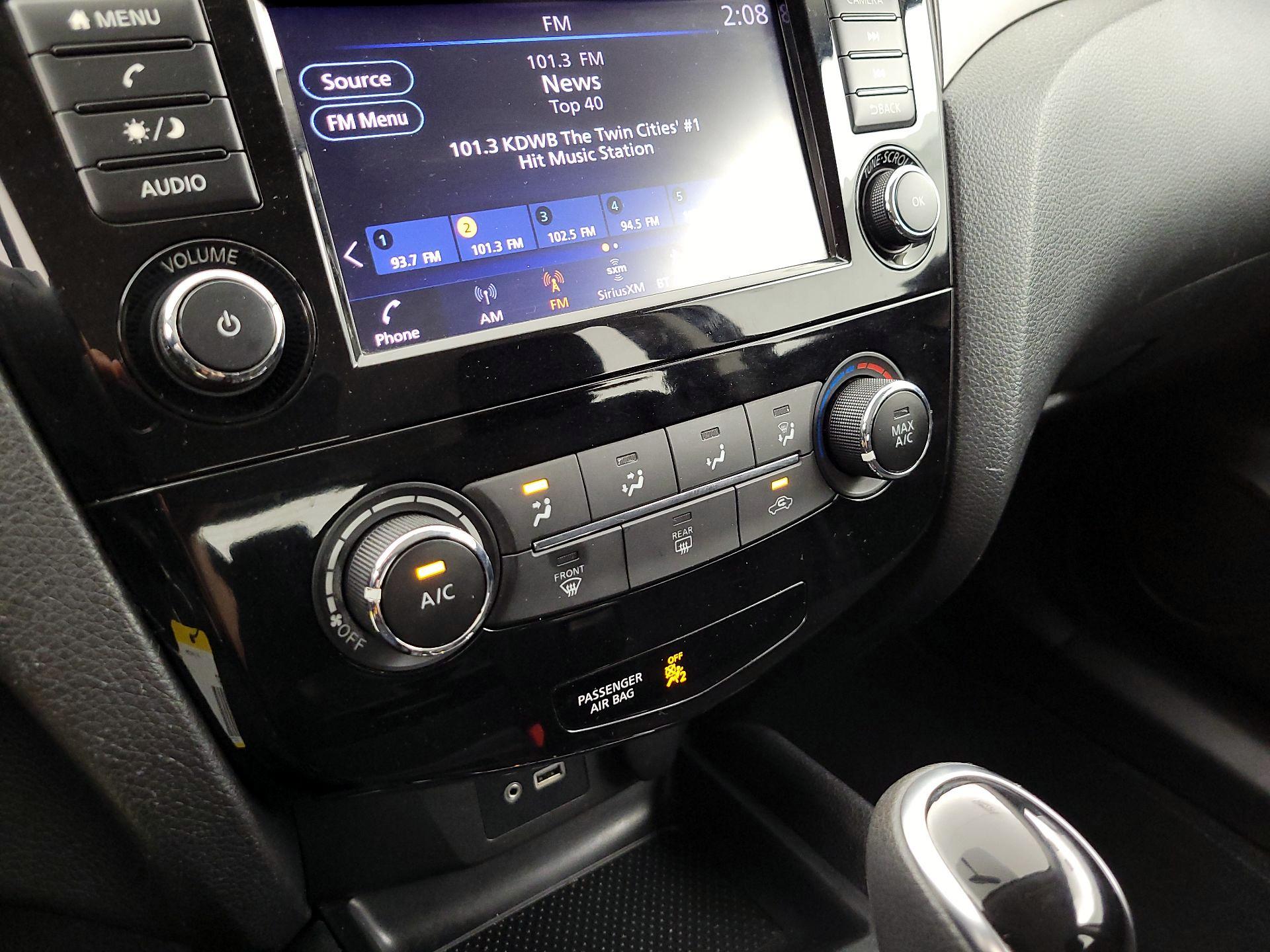 Thumbnail: 2019 Nissan Rogue Sport - 16