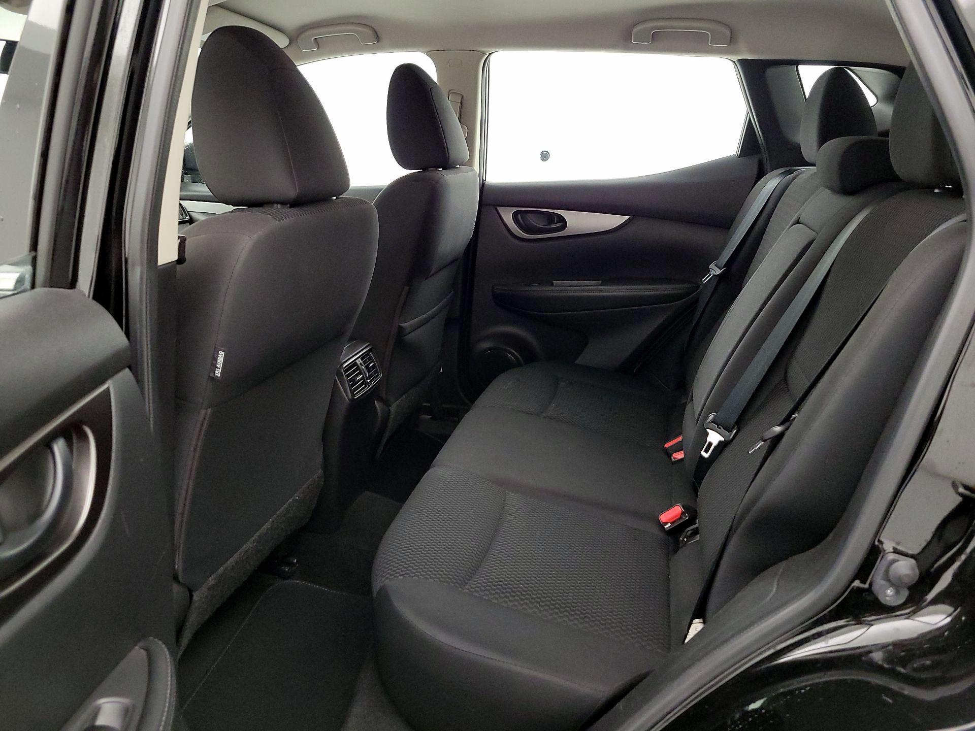 Thumbnail: 2019 Nissan Rogue Sport - 19