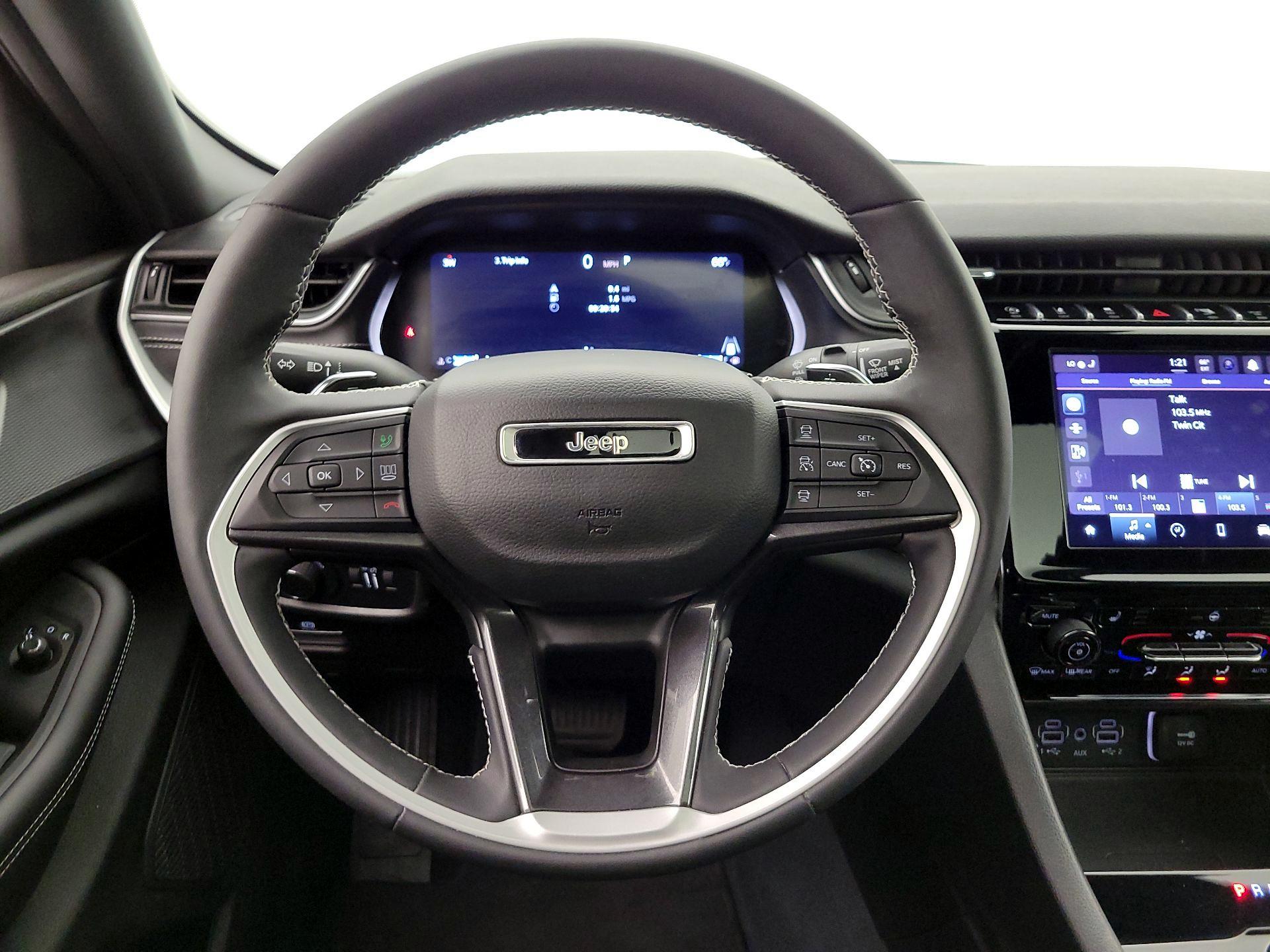 Thumbnail: 2023 Jeep Grand Cherokee - 10