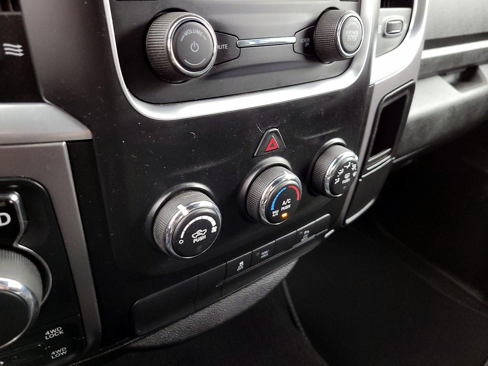Thumbnail: 2022 RAM 1500 Classic - 16