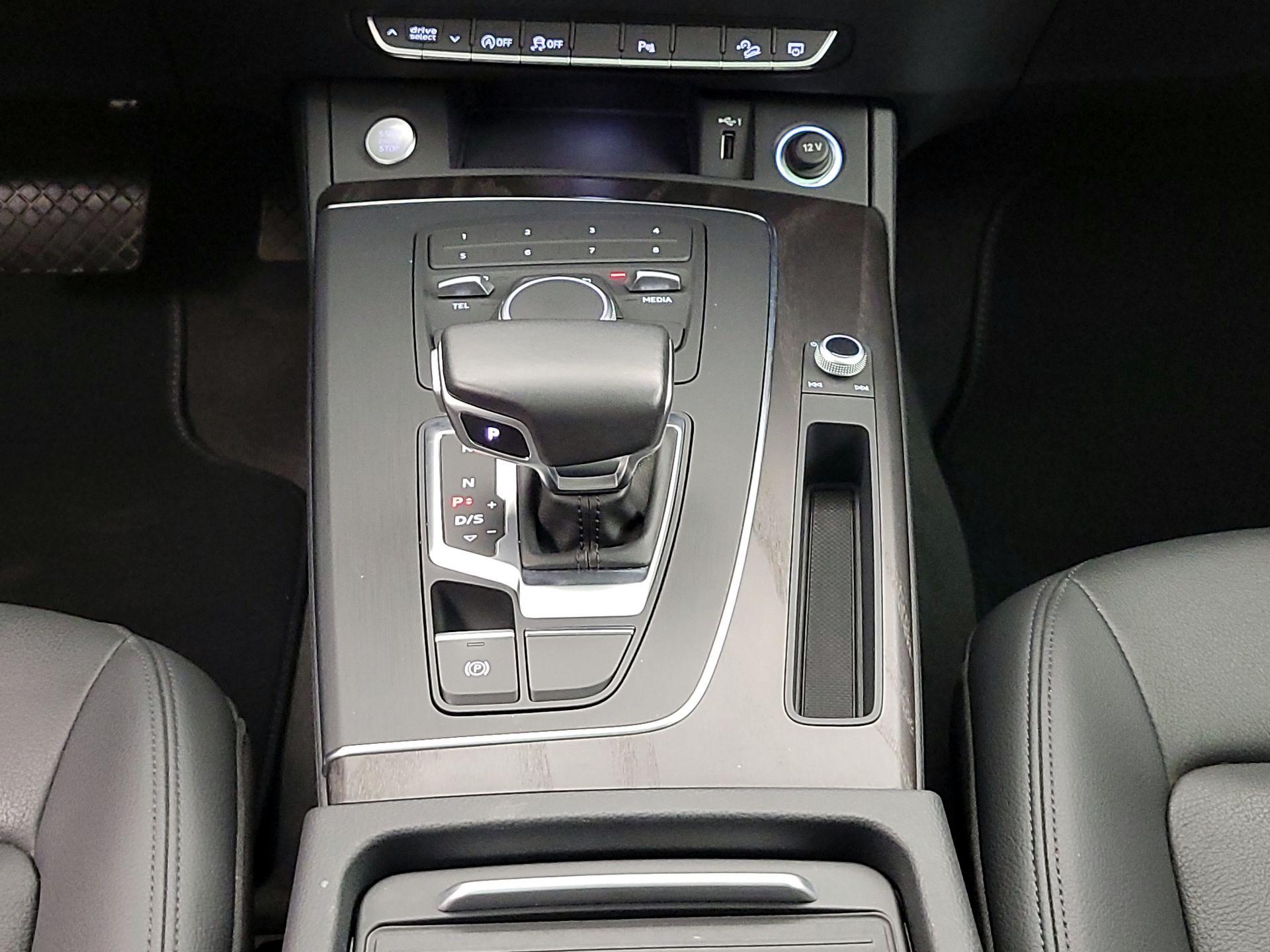 Thumbnail: 2020 Audi Q5 - 17