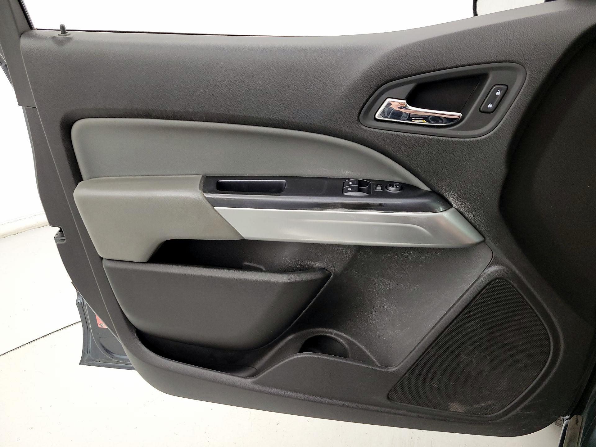 Thumbnail: 2015 Chevrolet Colorado - 12