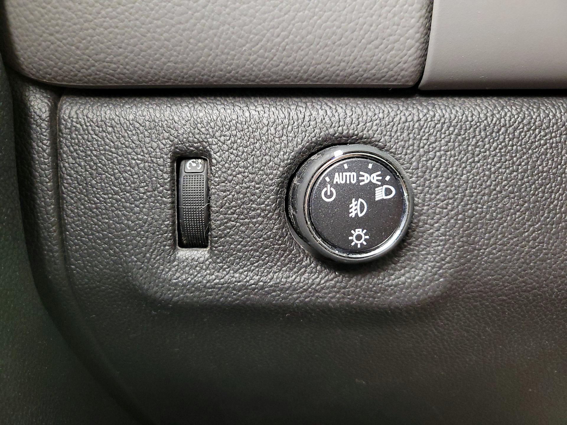 Thumbnail: 2015 Chevrolet Colorado - 13