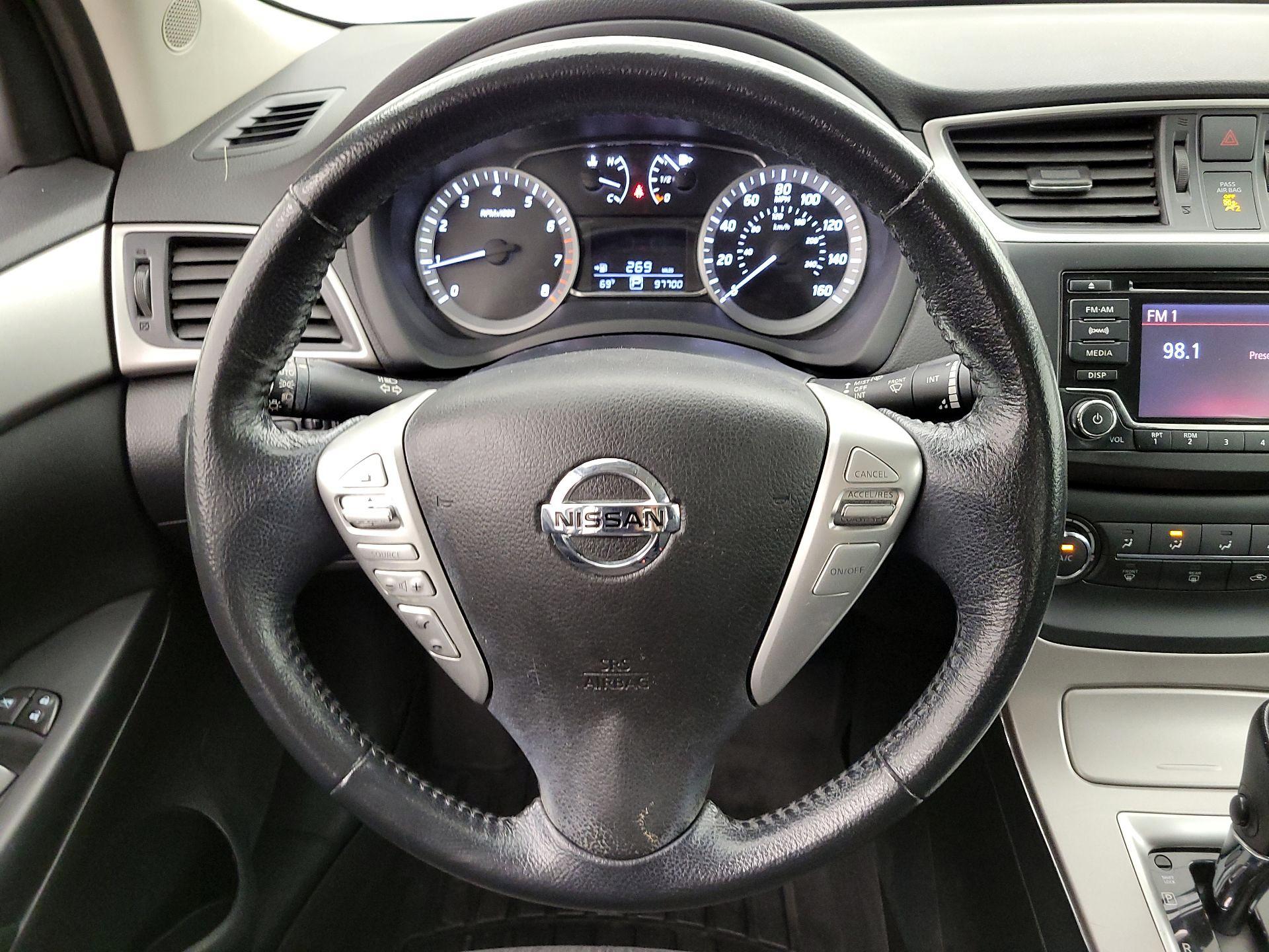 Thumbnail: 2015 Nissan Sentra - 10