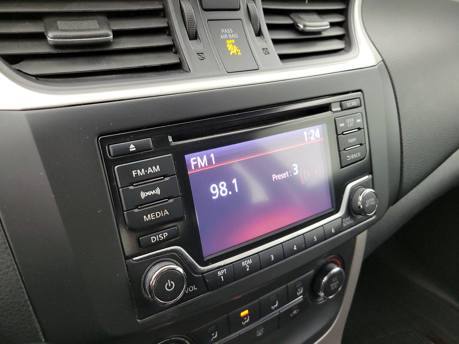Thumbnail: 2015 Nissan Sentra - 15