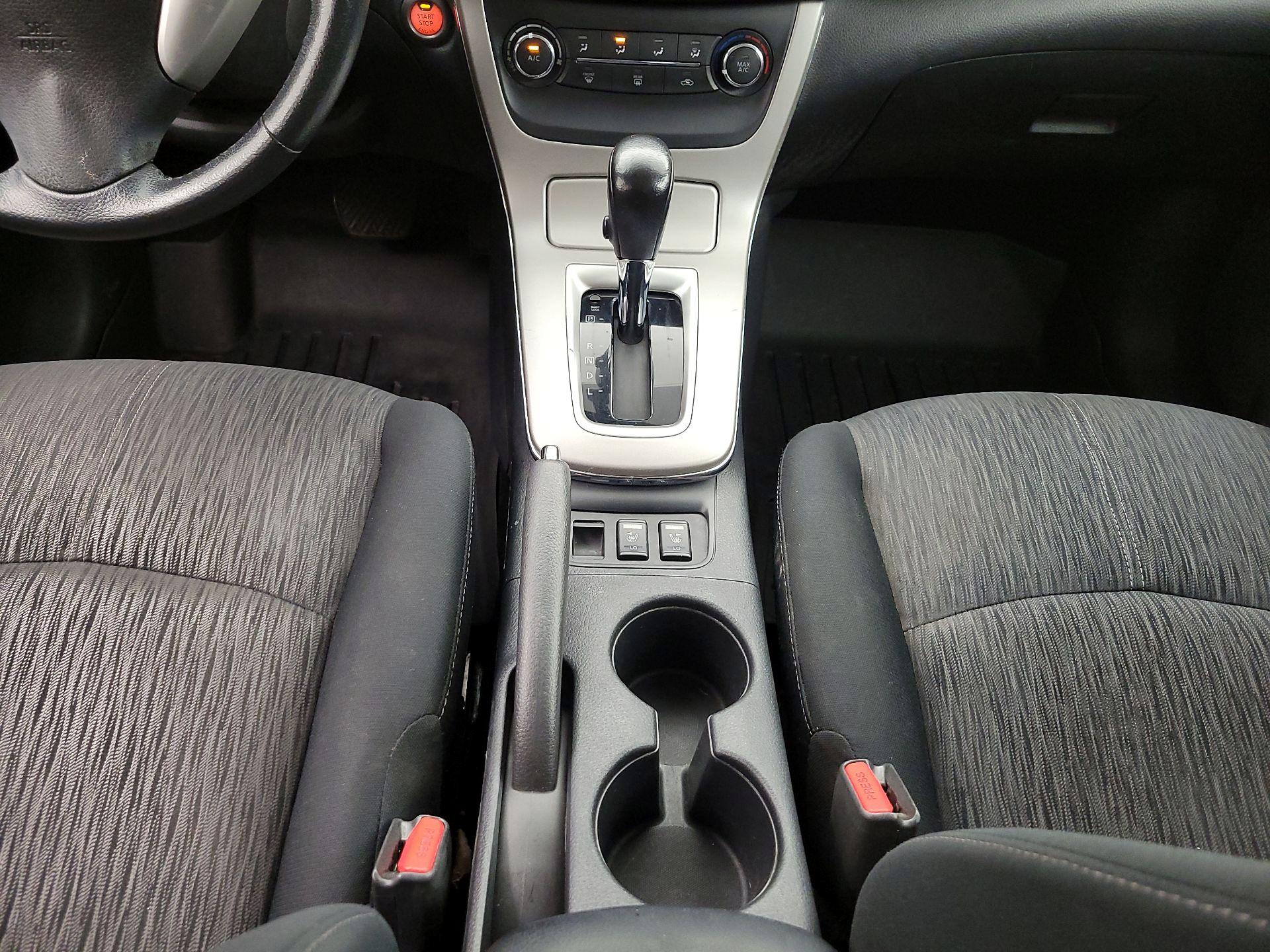 Thumbnail: 2015 Nissan Sentra - 17