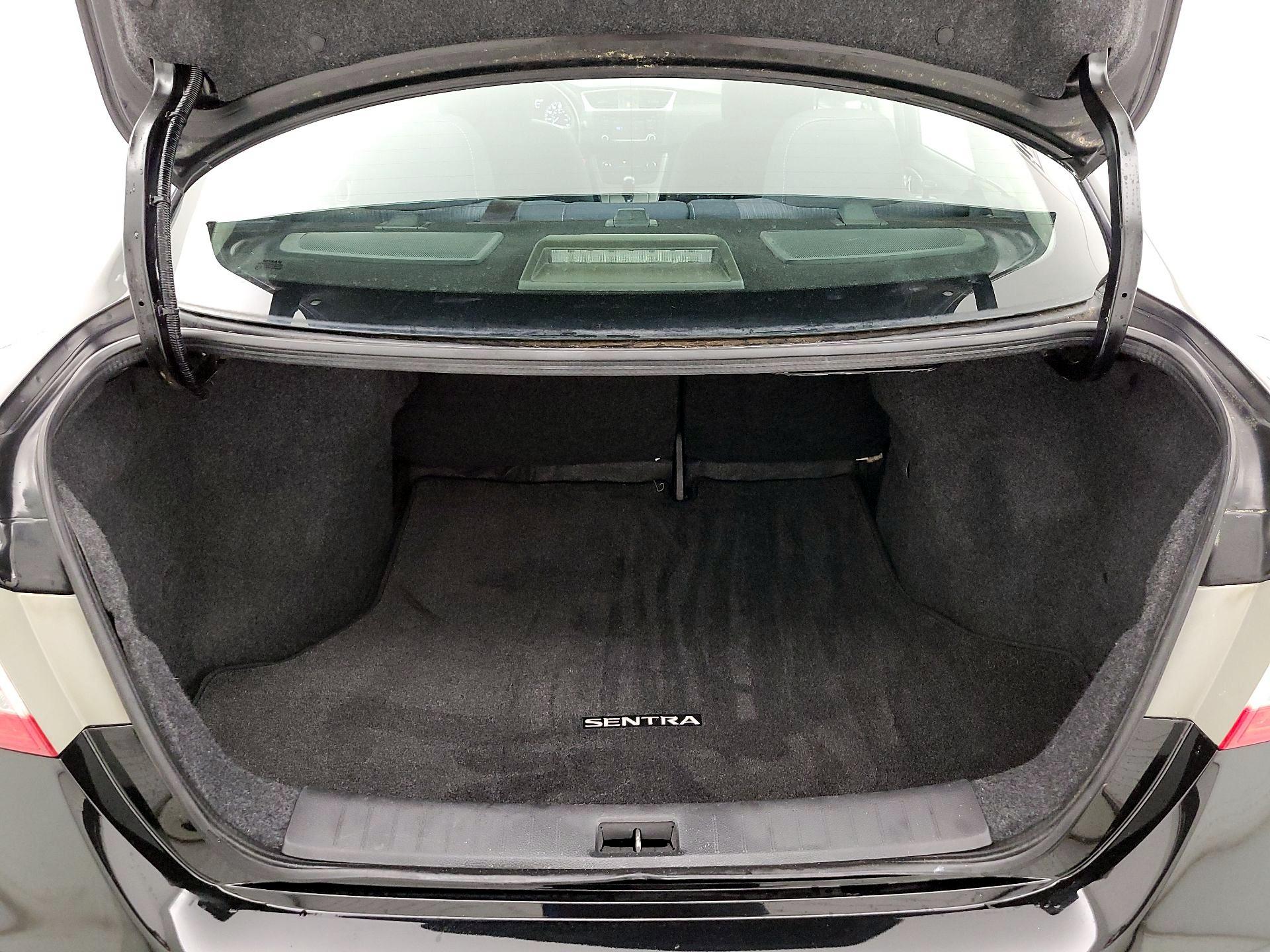 Thumbnail: 2015 Nissan Sentra - 20