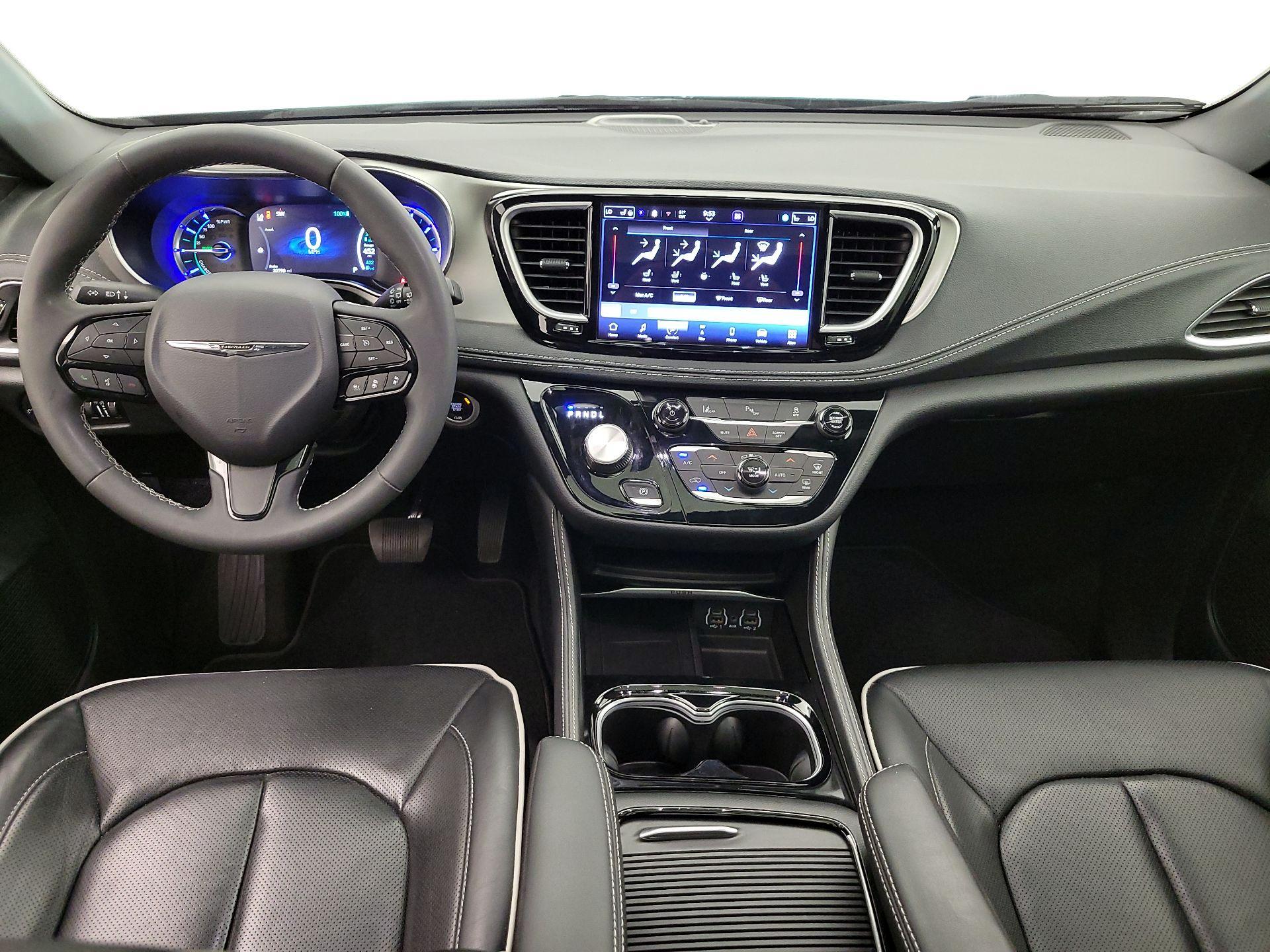 Thumbnail: 2023 Chrysler Pacifica - 9