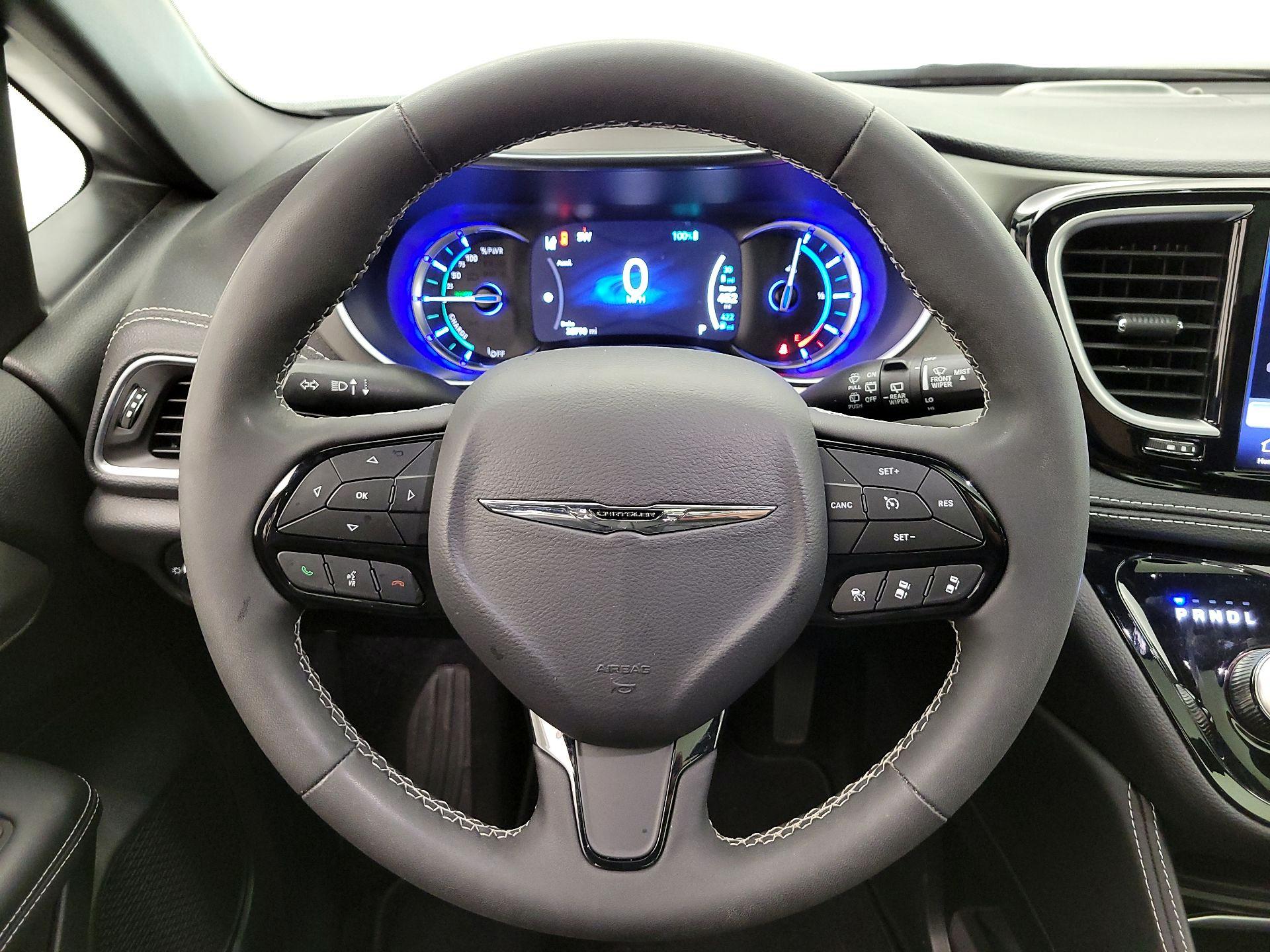 Thumbnail: 2023 Chrysler Pacifica - 10