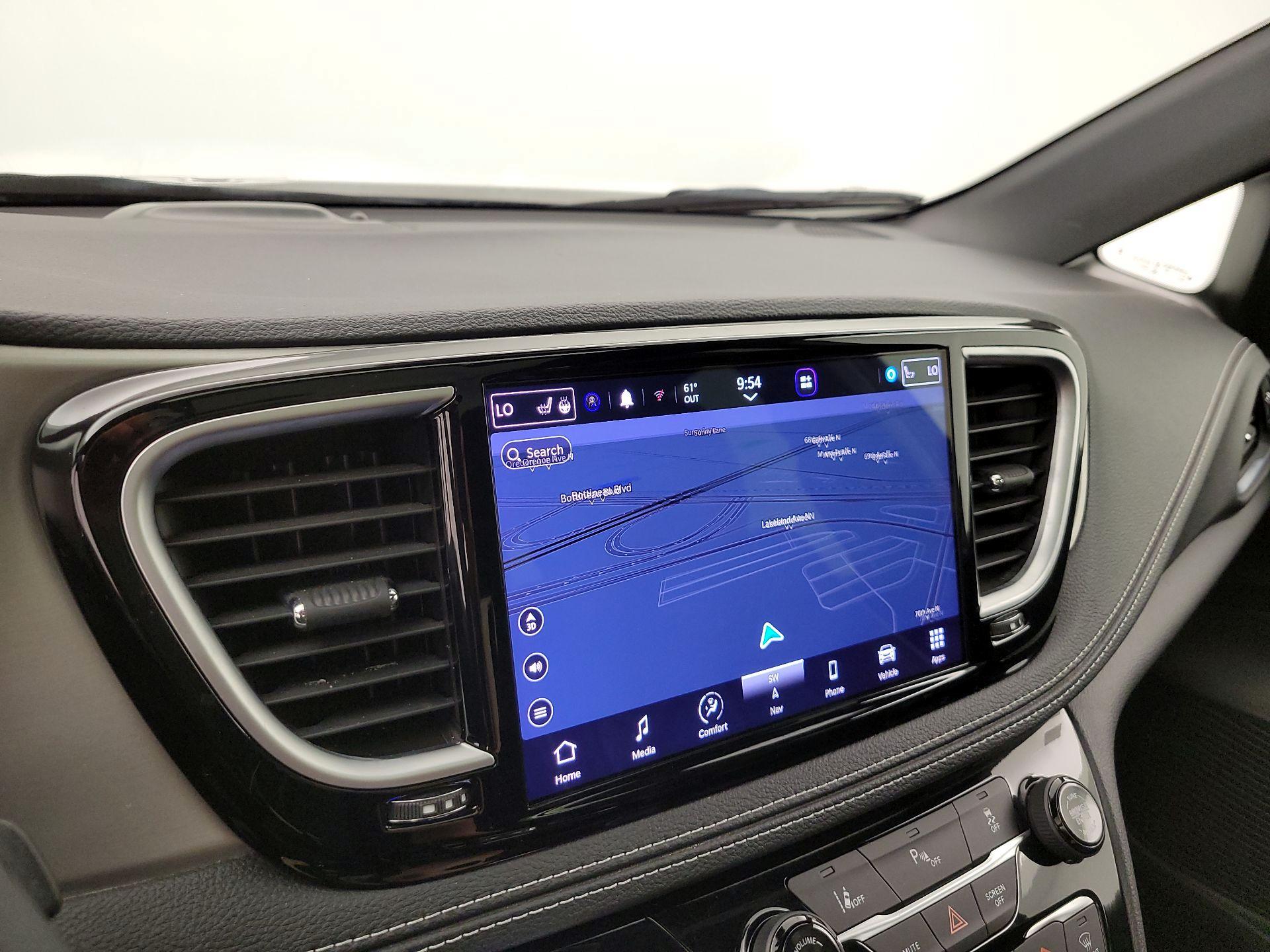 Thumbnail: 2023 Chrysler Pacifica - 14