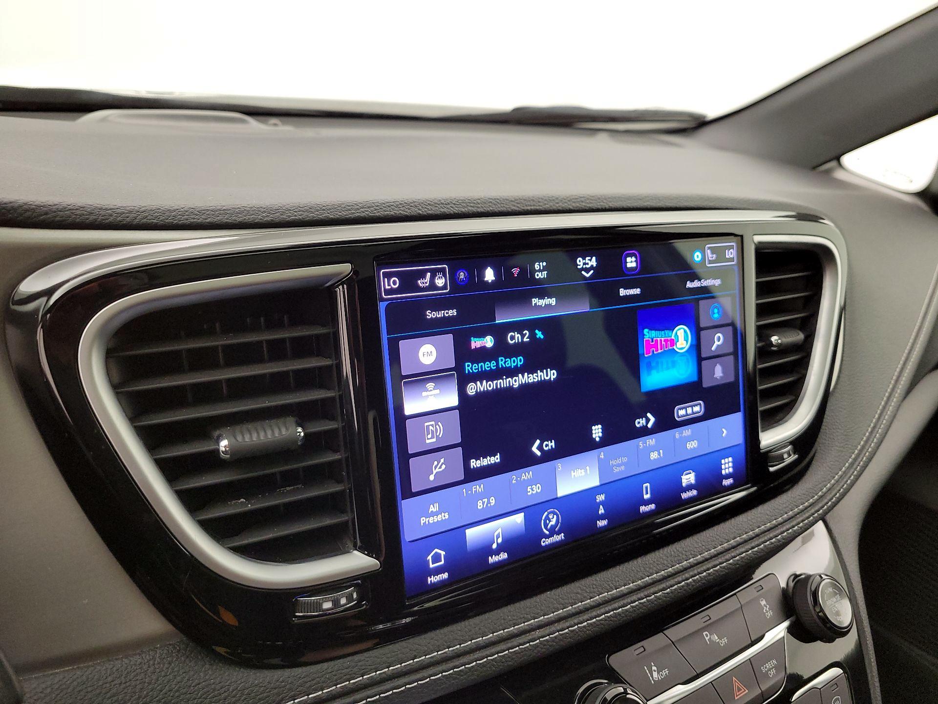 Thumbnail: 2023 Chrysler Pacifica - 16