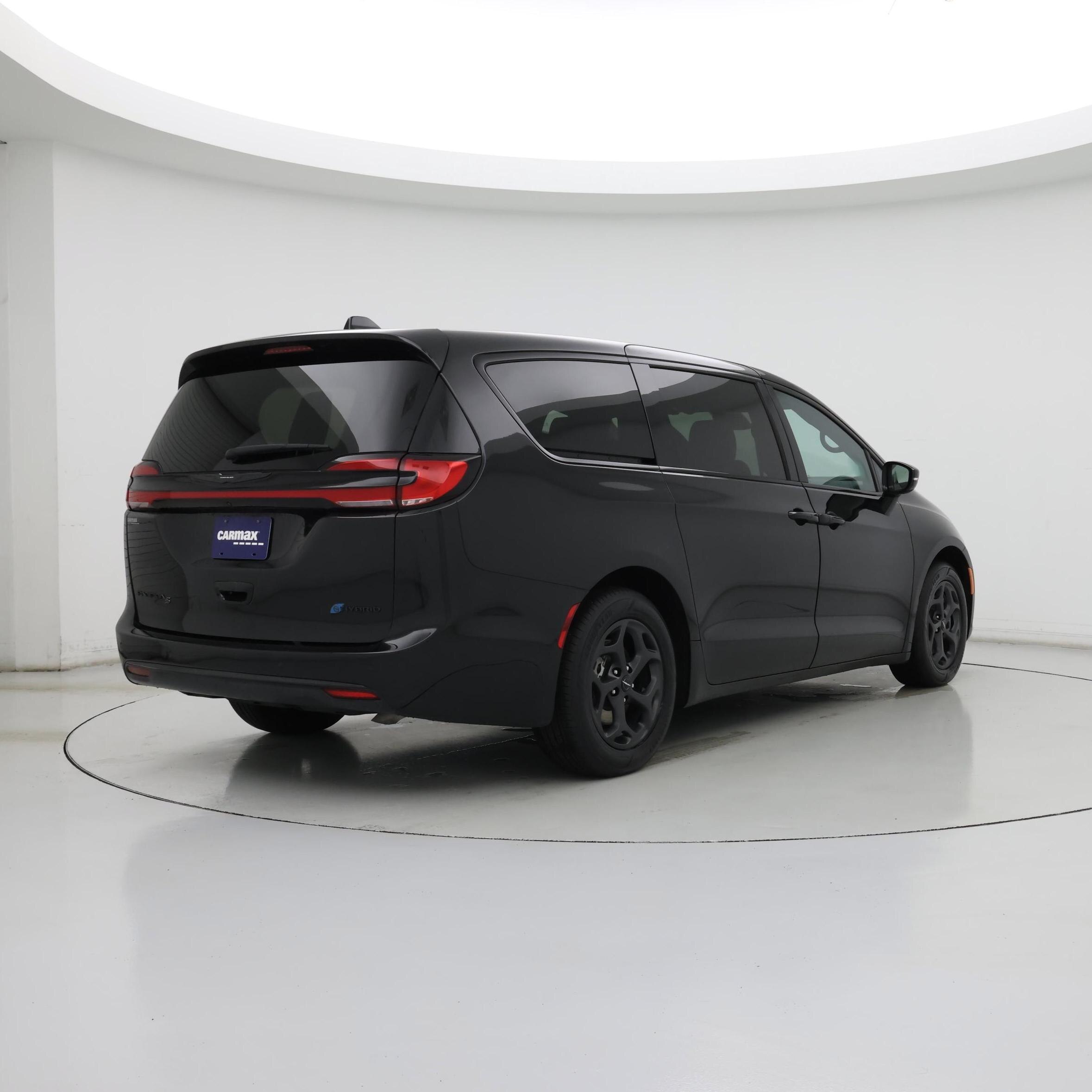 Thumbnail: 2023 Chrysler Pacifica - 8