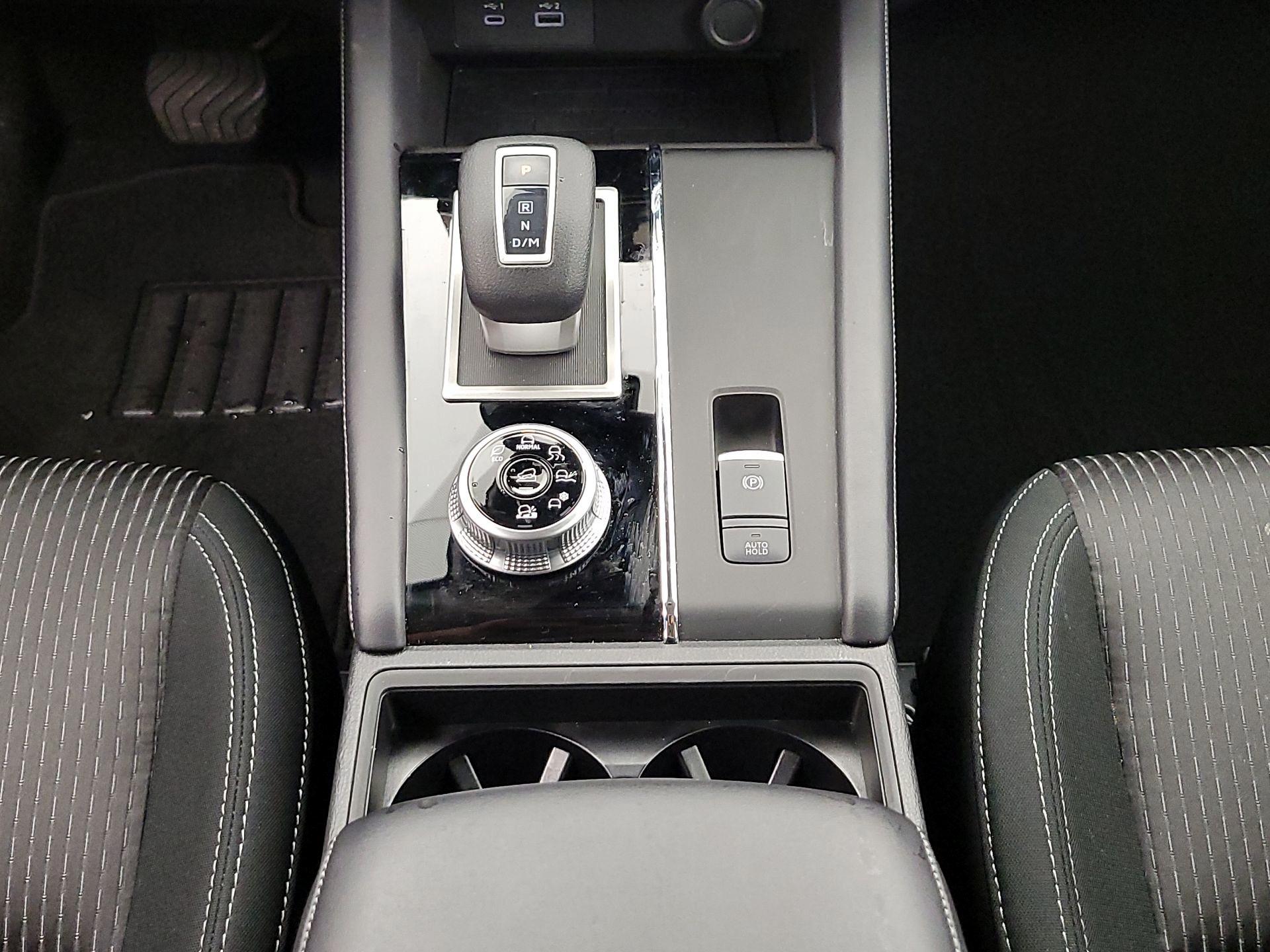 Thumbnail: 2024 Mitsubishi Outlander - 17