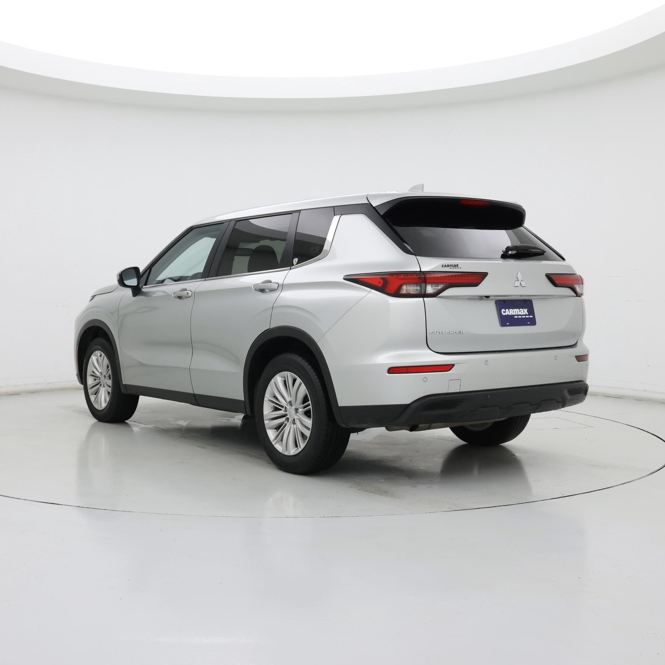 Thumbnail: 2024 Mitsubishi Outlander - 2