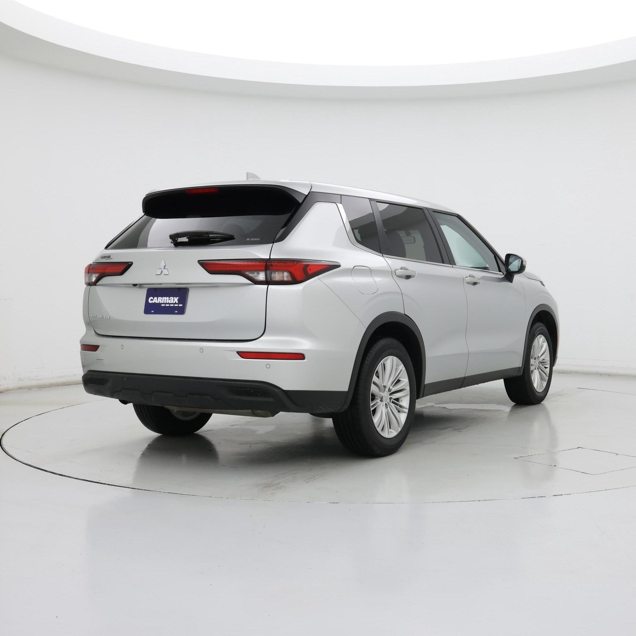 Thumbnail: 2024 Mitsubishi Outlander - 8