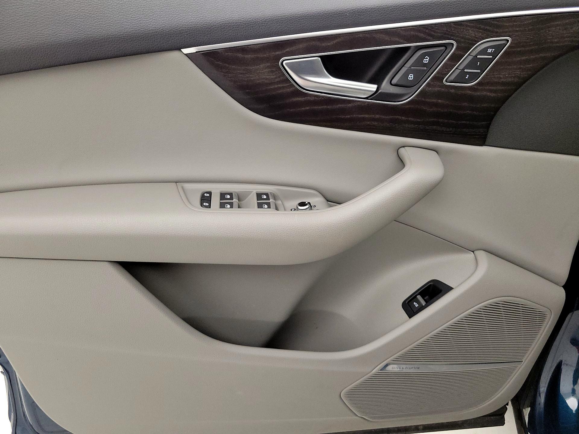 Thumbnail: 2021 Audi Q7 - 12